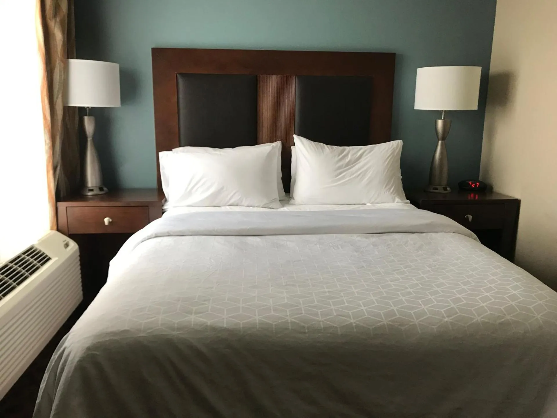Holiday Inn Express and Suites St. Cloud, an IHG Hotel