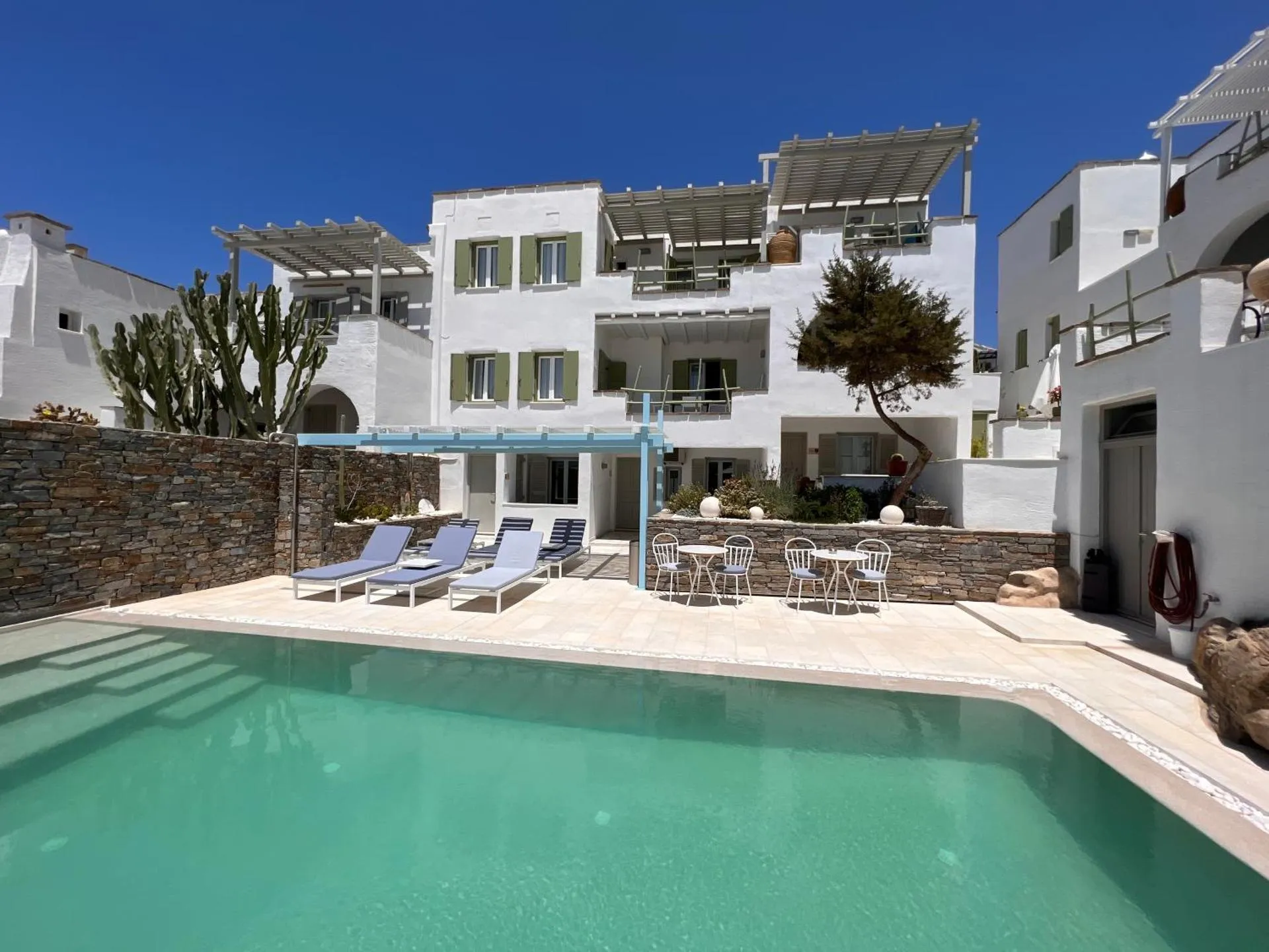 Anthos Apartments