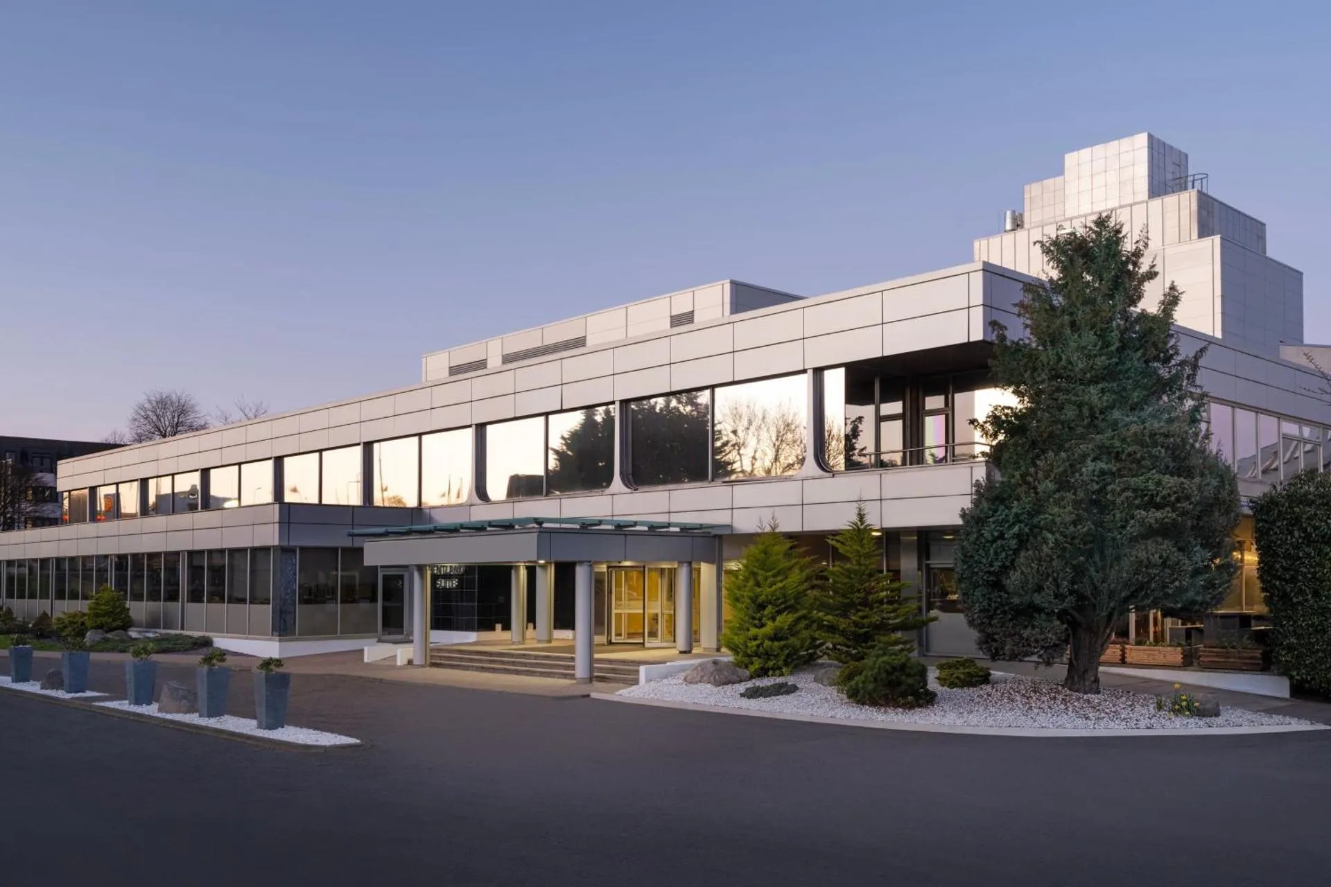 Dog Friendly Hotel $Edinburgh - $Delta Hotels by Marriott Edinburgh