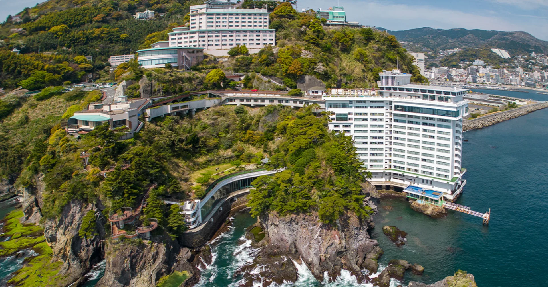 Hotel New Akao, a dog friendly hotel in Atami