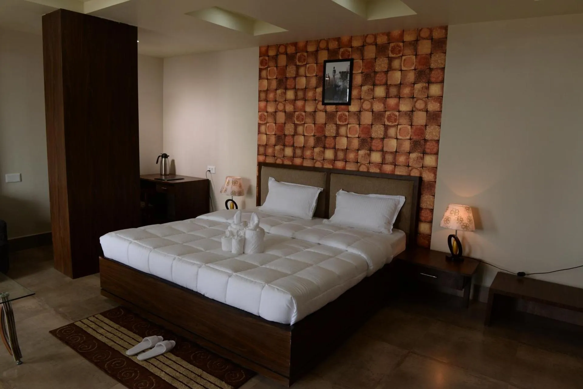 Dog Friendly Hotel $Dimāpur - $Hotel Lake Shilloi