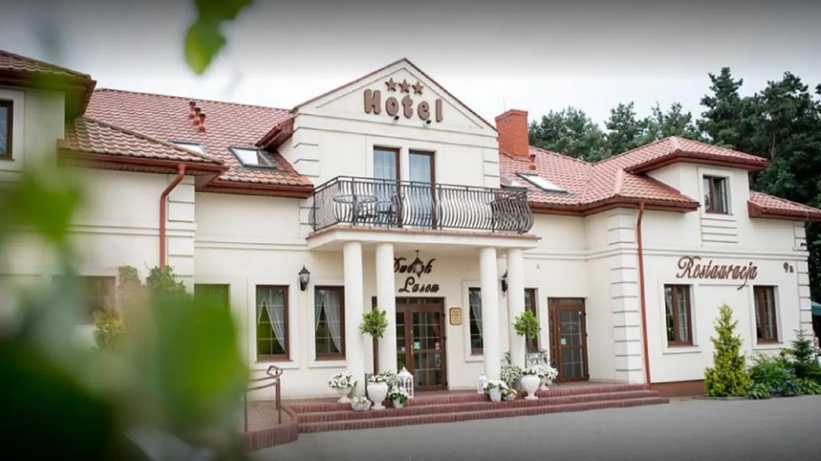 Dog Friendly Hotel $Warta - $Dworek za Lasem