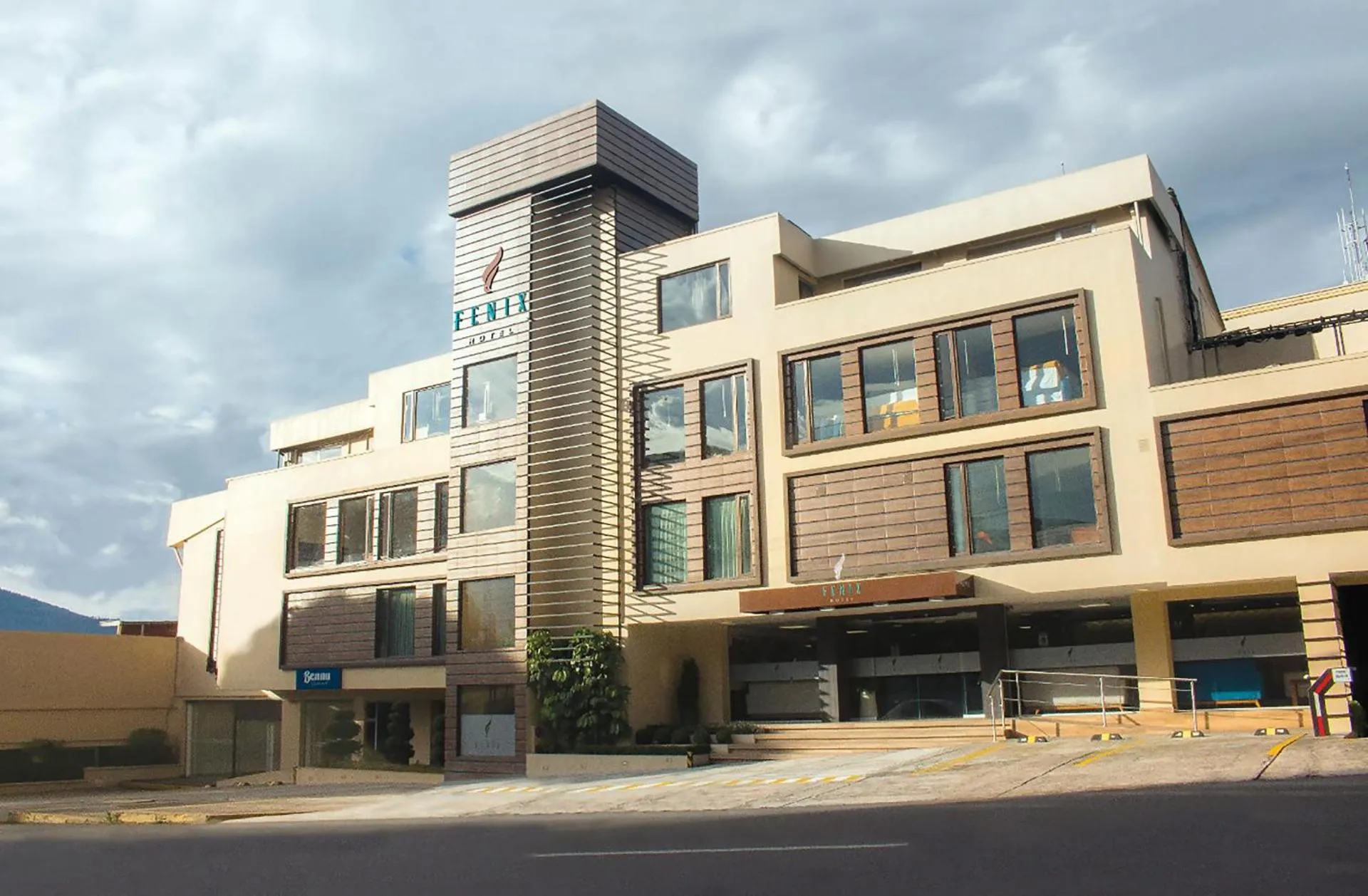 Dog Friendly Hotel $Quito - $Fenix Hotel