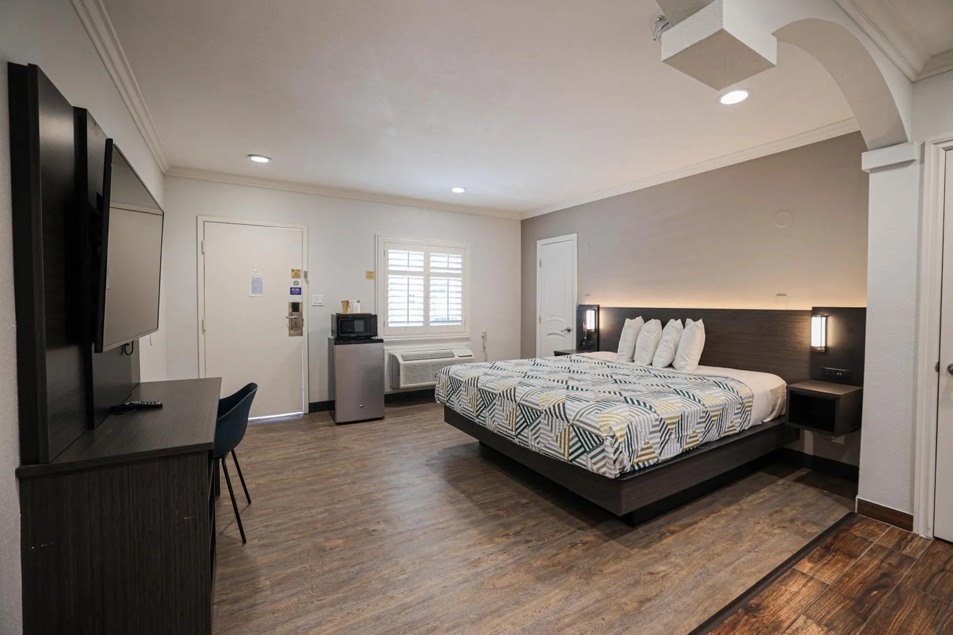 Motel 6 Tustin, CA - Orange County