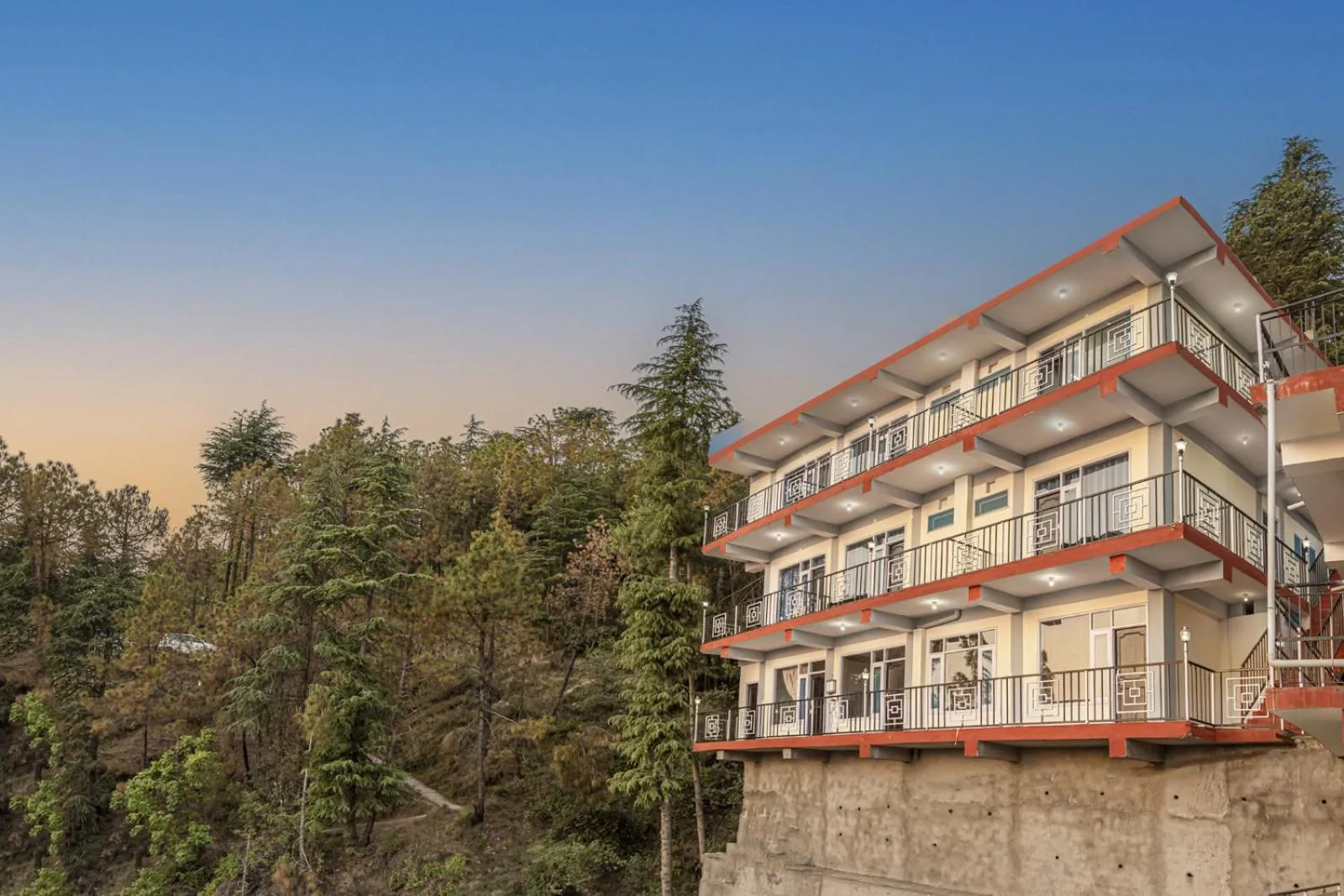 HOTEL MYSTIC MOUNTAIN