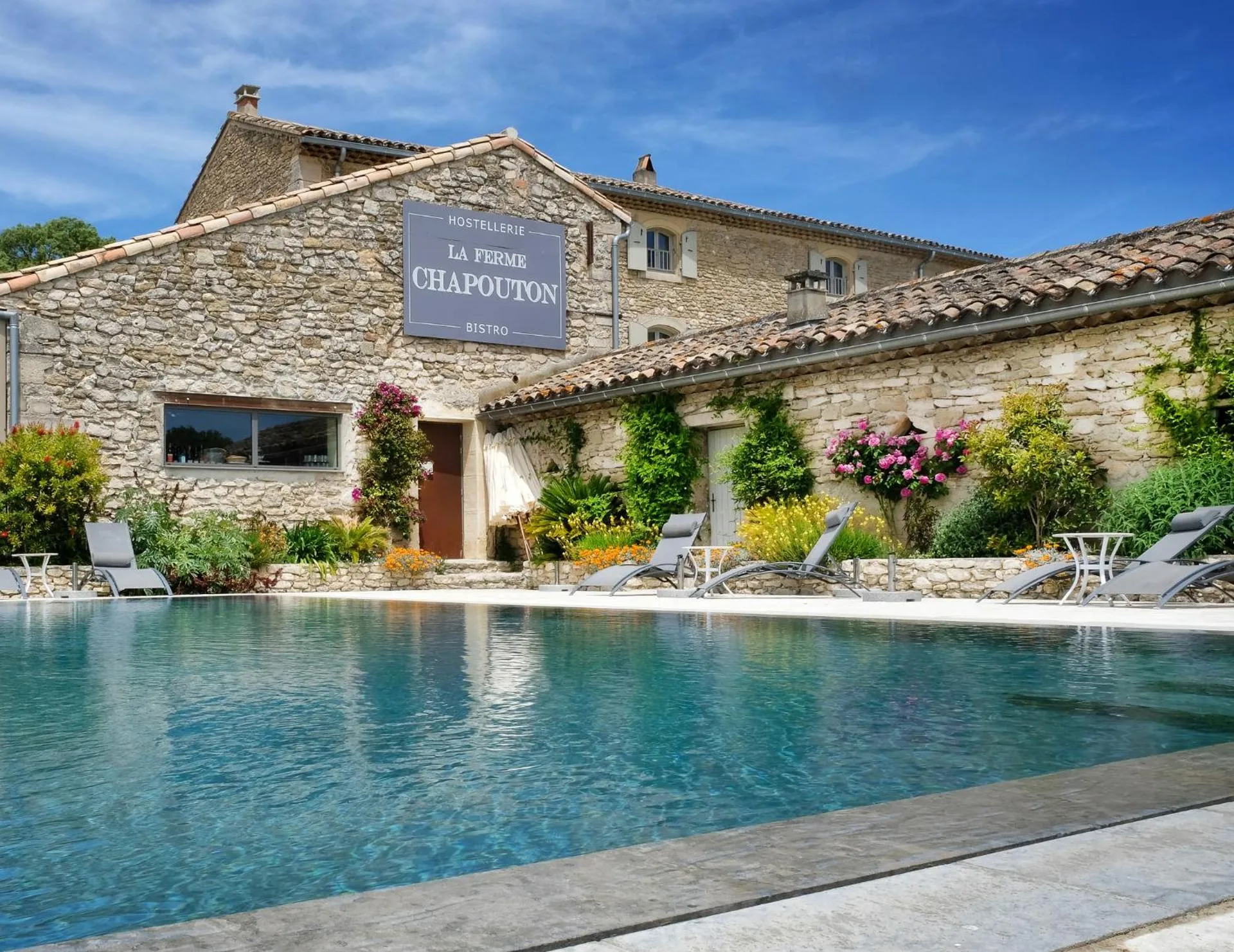 Dog Friendly Hotel $Grignan - $La Ferme Chapouton