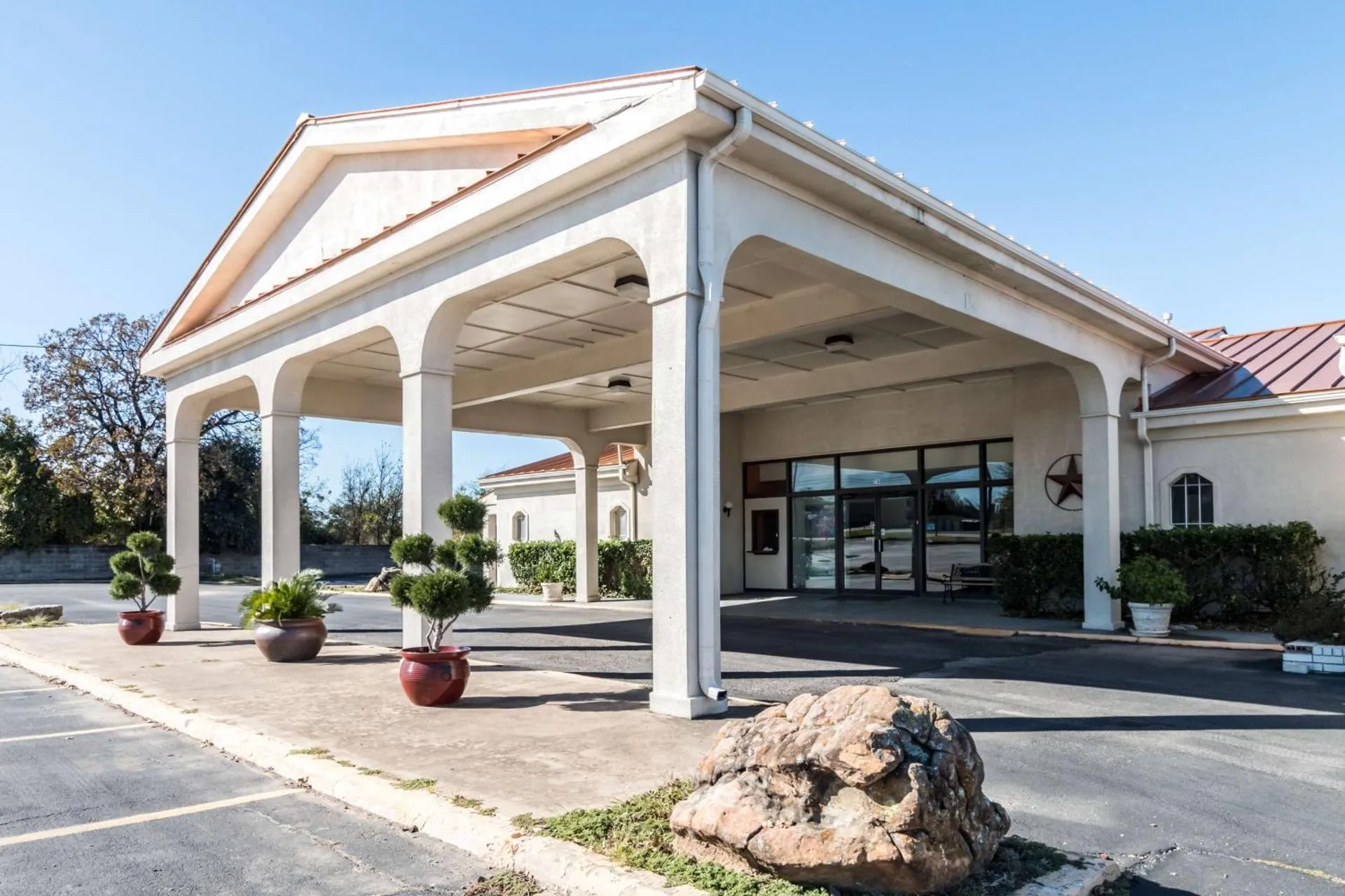 Dog Friendly Hotel $Stephenville - $Motel 6-Stephenville, TX