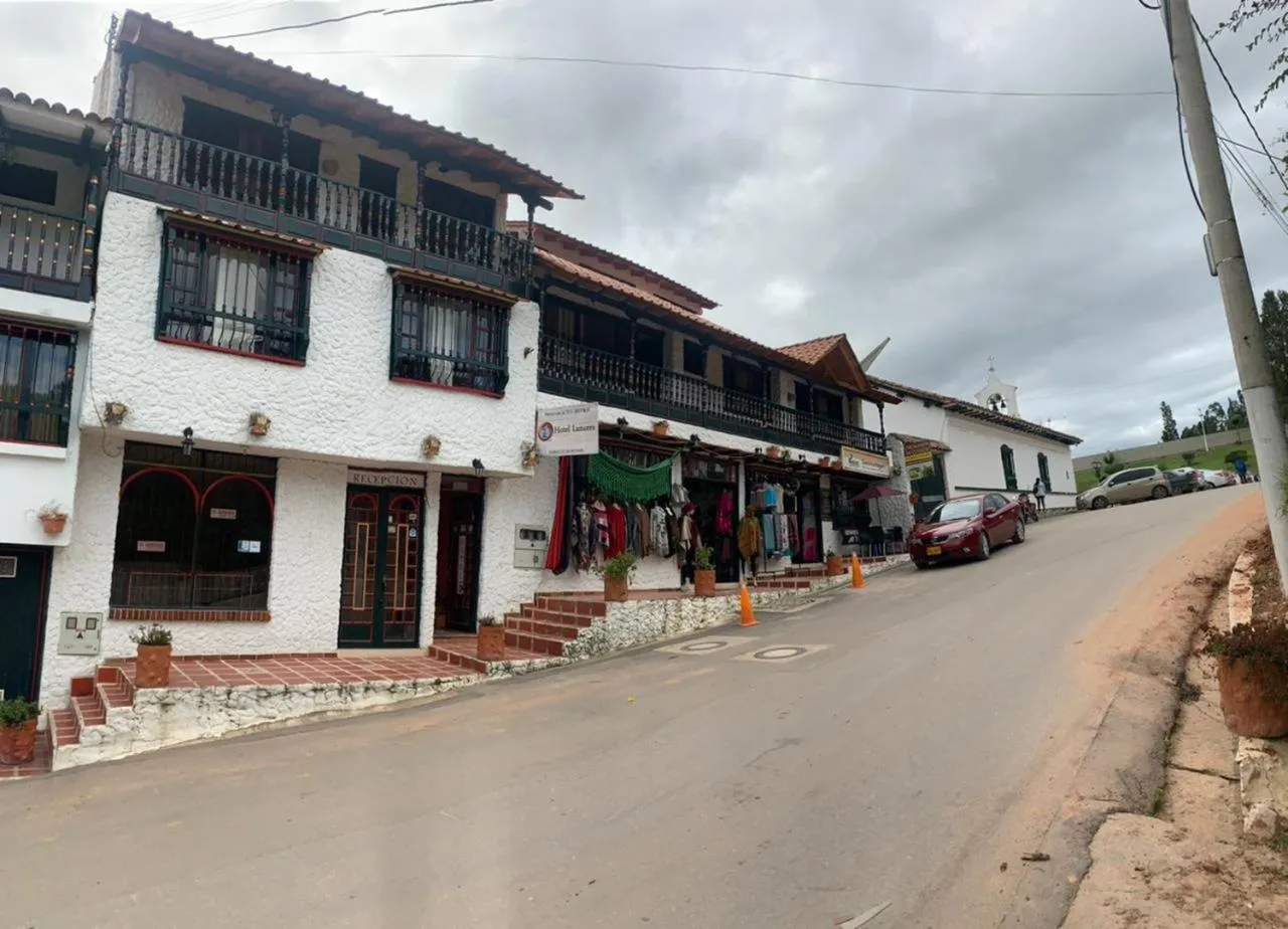 Hotel Lancers - Pantano de Vargas