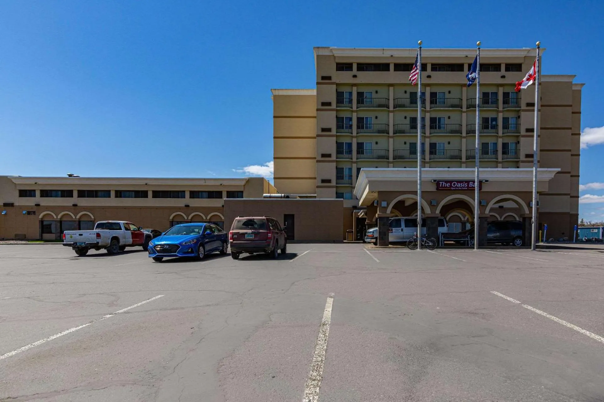 Dog Friendly Hotel $Minot - $Clarion Hotel Convention Center