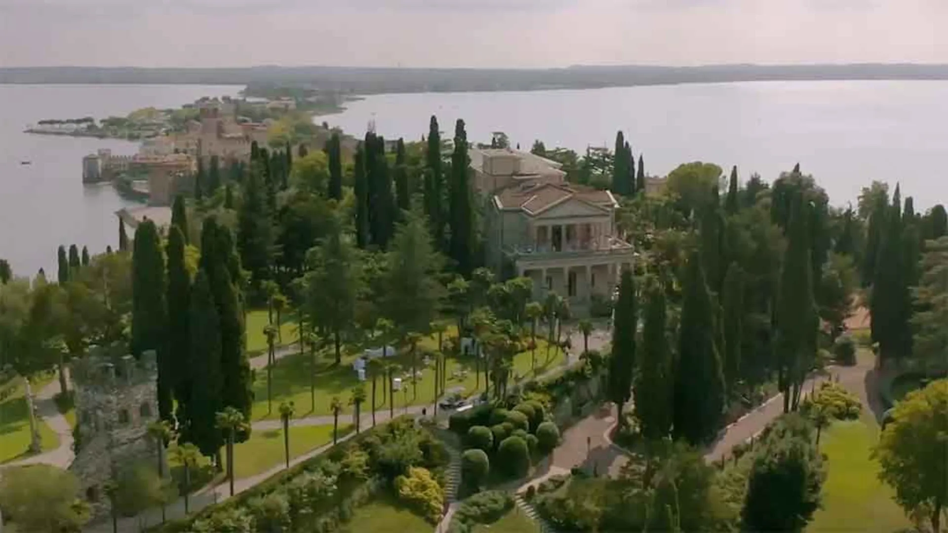 Villa Cortine Palace Hotel interior