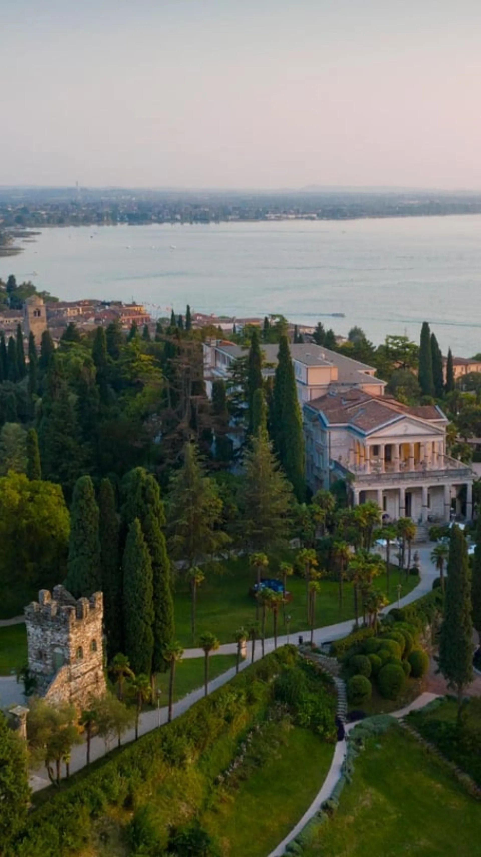 Villa Cortine Palace Hotel interior