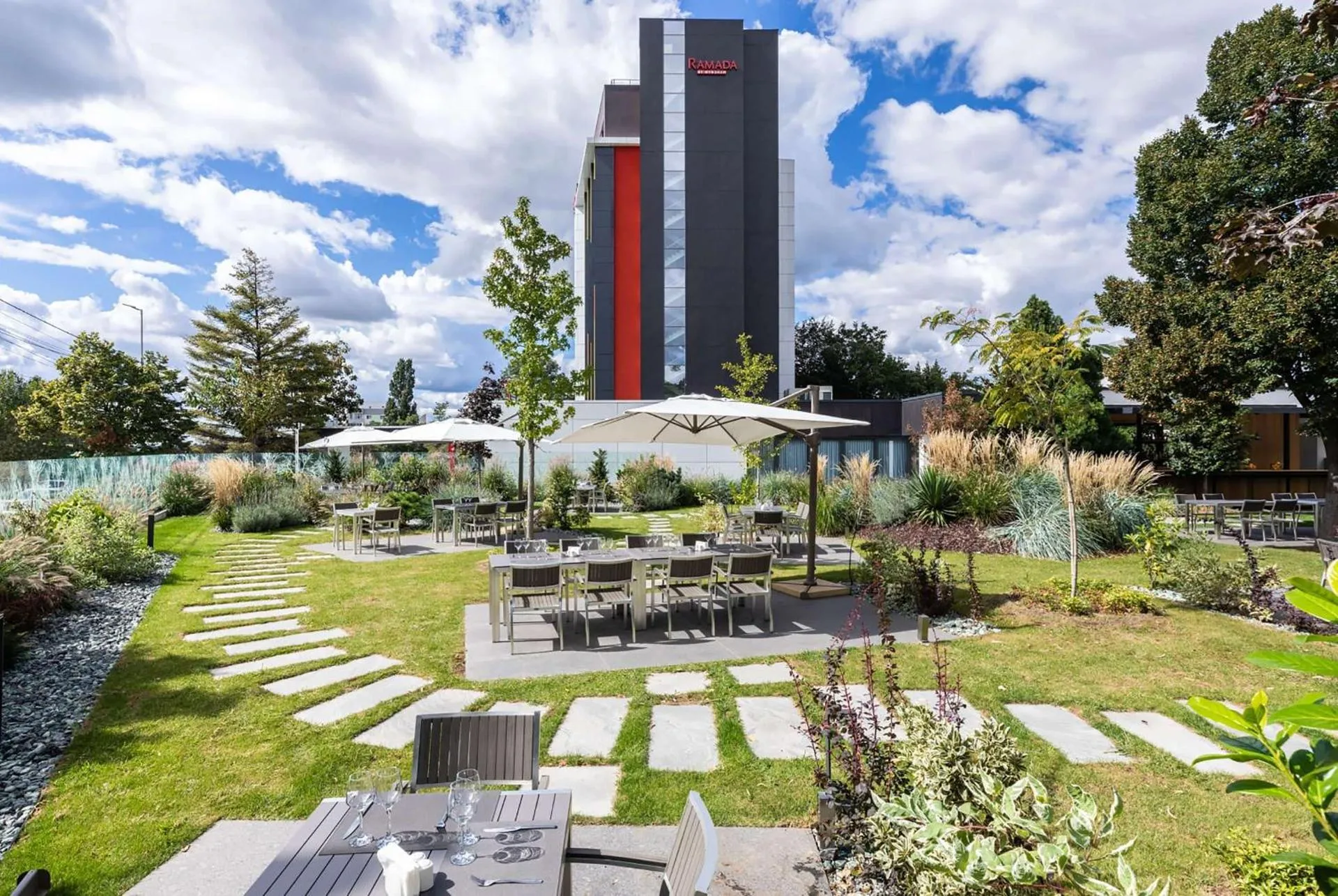 Dog Friendly Hotel $Slatina - $Ramada by Wyndham Slatina Parc