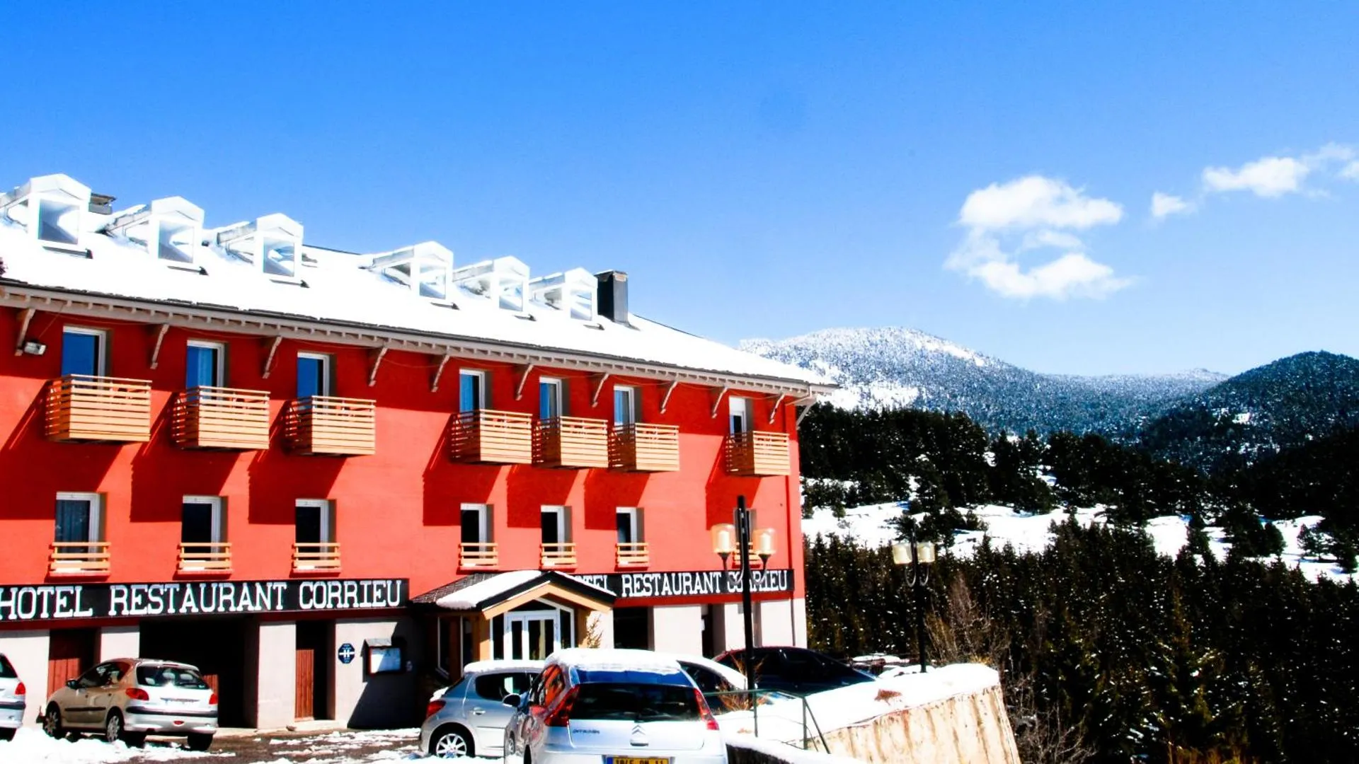 Dog Friendly Hotel $La Llagonne - $Hotel Corrieu
