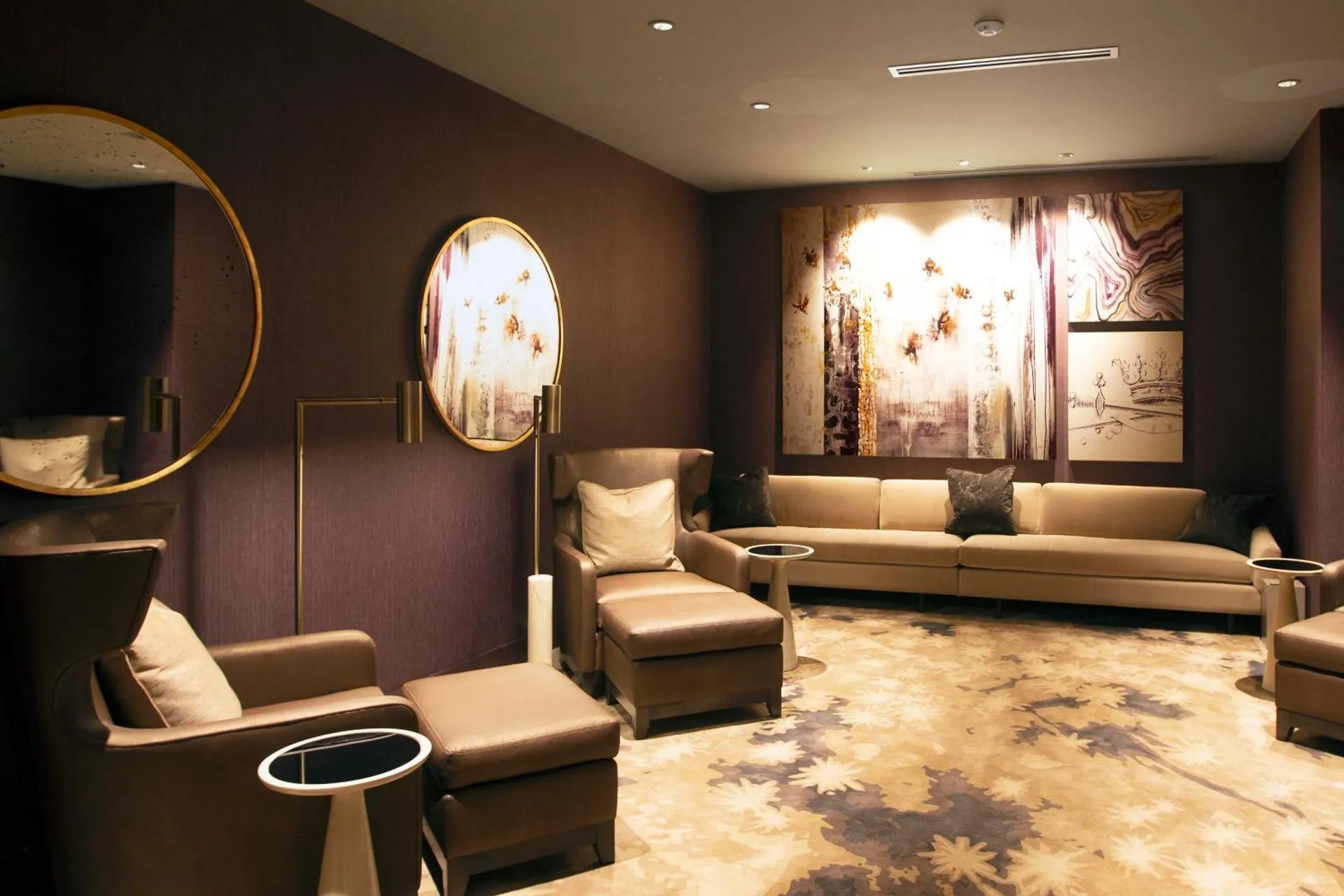 Dog Friendly Hotel $Toronto - $The Omni King Edward Hotel