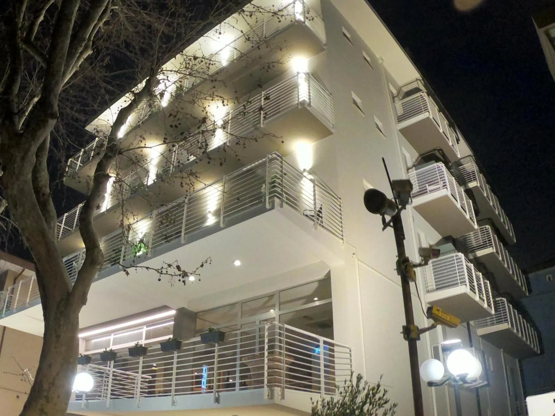 HOTELHALFMOON