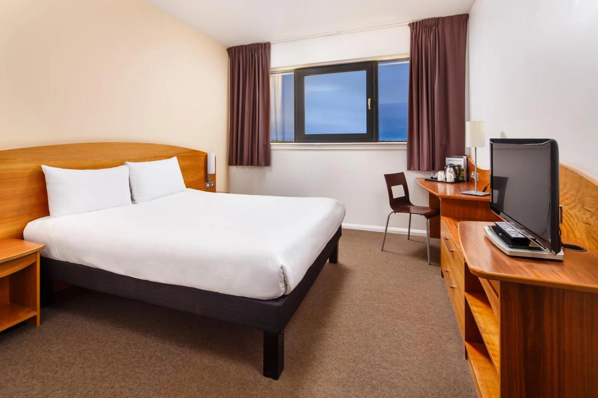 Dog Friendly Hotel $Northampton - $ibis Hotel Northampton Centre