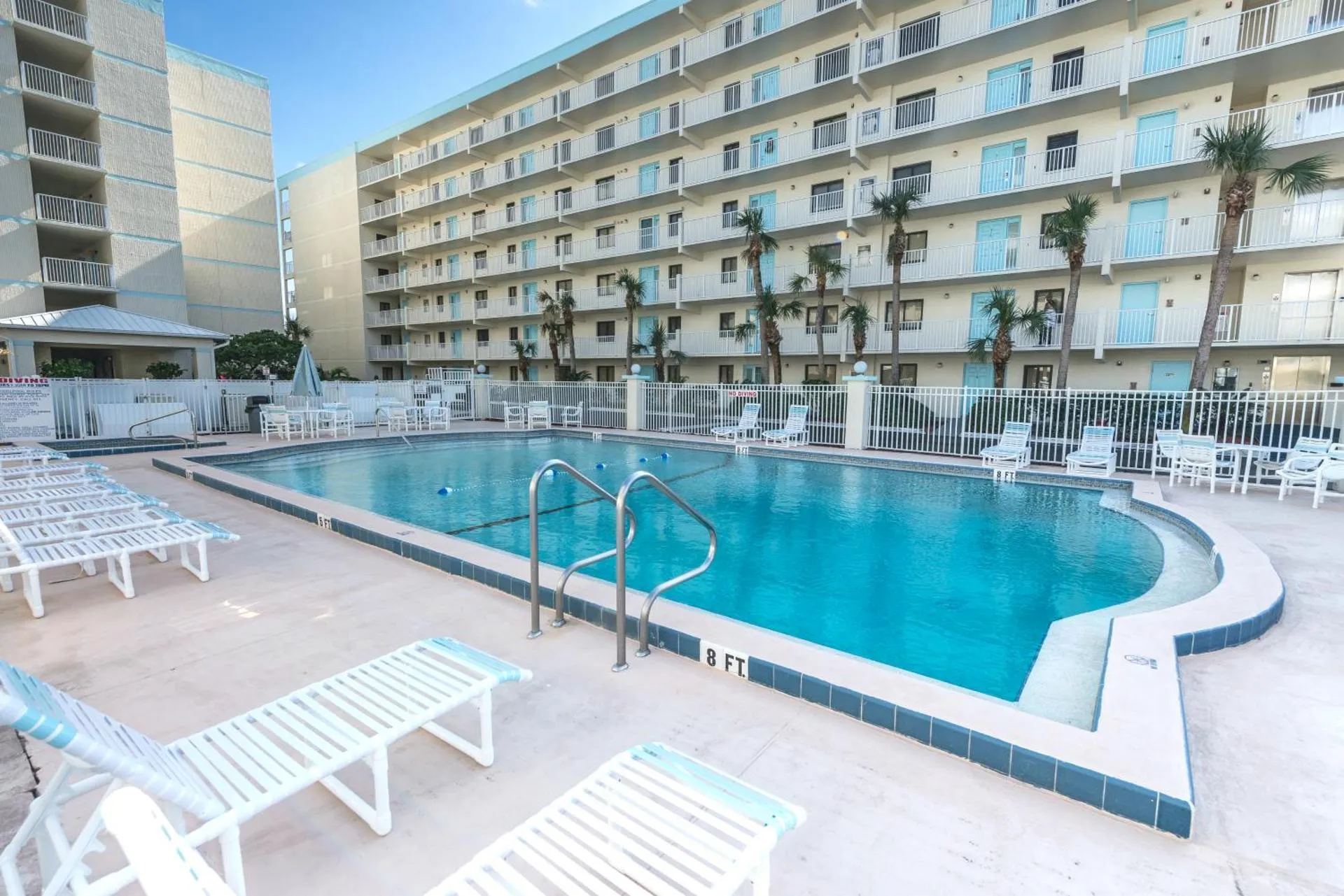 Dog Friendly Aparthotel $Cocoa Beach - $Sandcastles