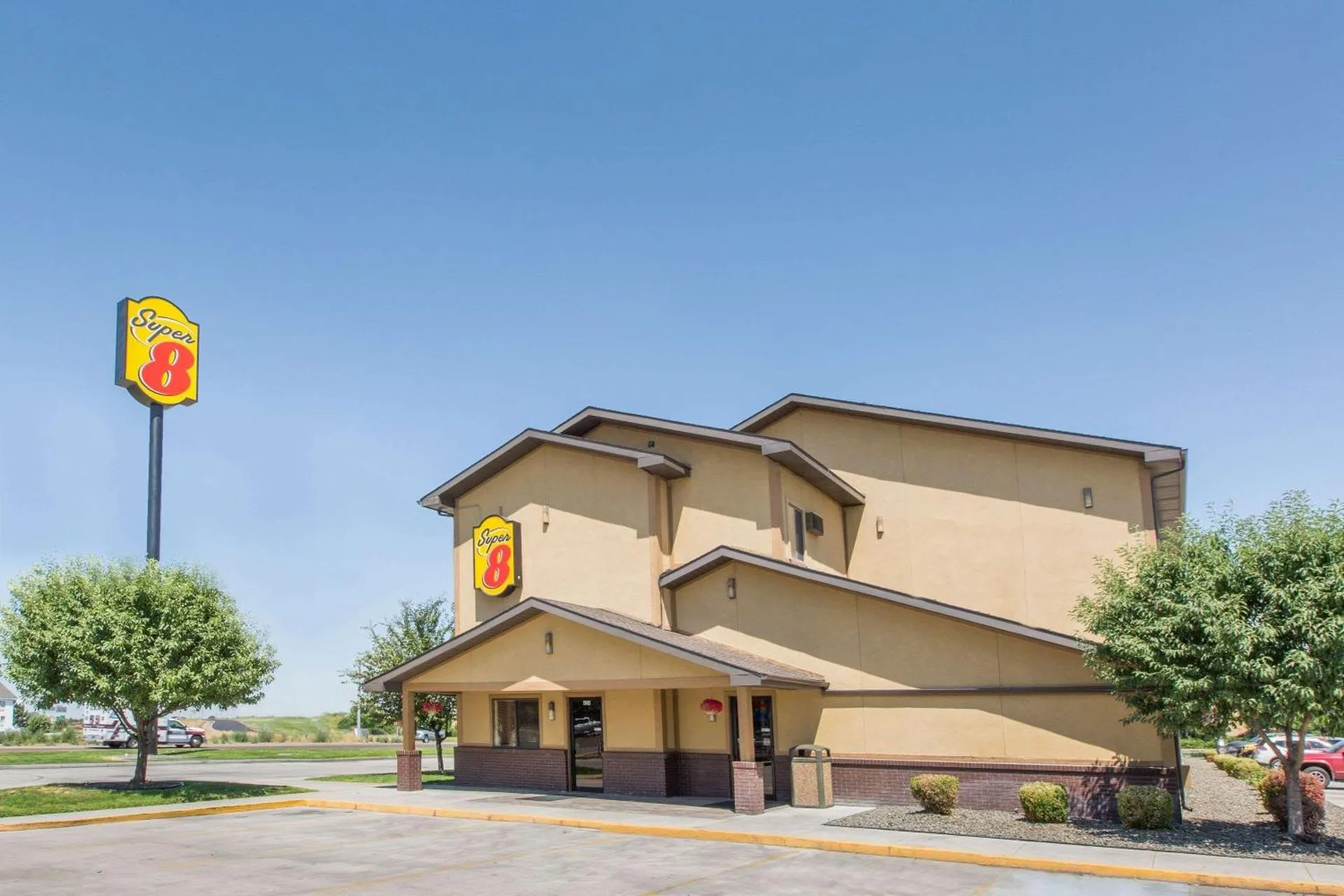 Dog Friendly Hotel $Nampa - $Super 8 by Wyndham Nampa