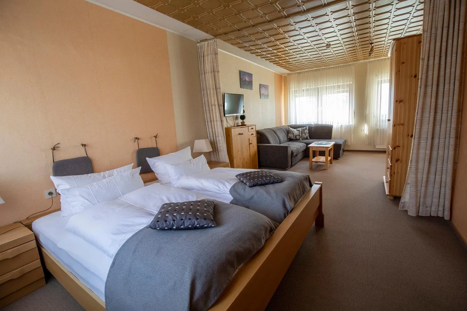 Dog Friendly Hotel $Battenberg - $Berghotel Waidmannsheil