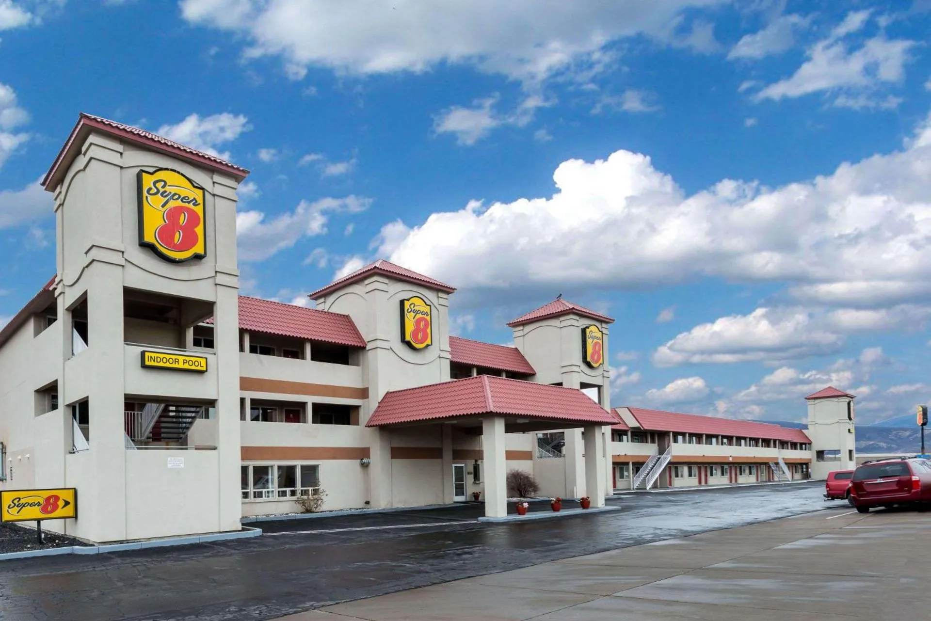 Dog Friendly Hotel $Fernley - $Super 8 by Wyndham Fernley