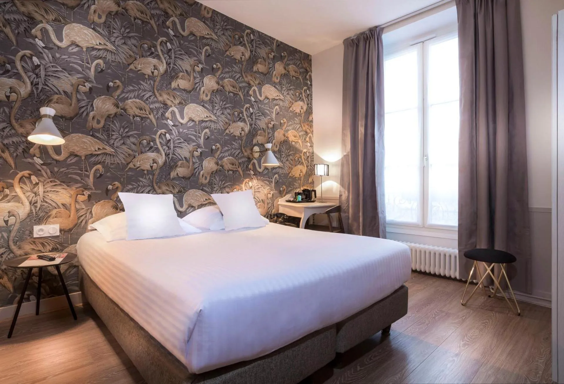 Dog Friendly Hotel $Paris - $Hôtel Jeanne d'Arc Le Marais