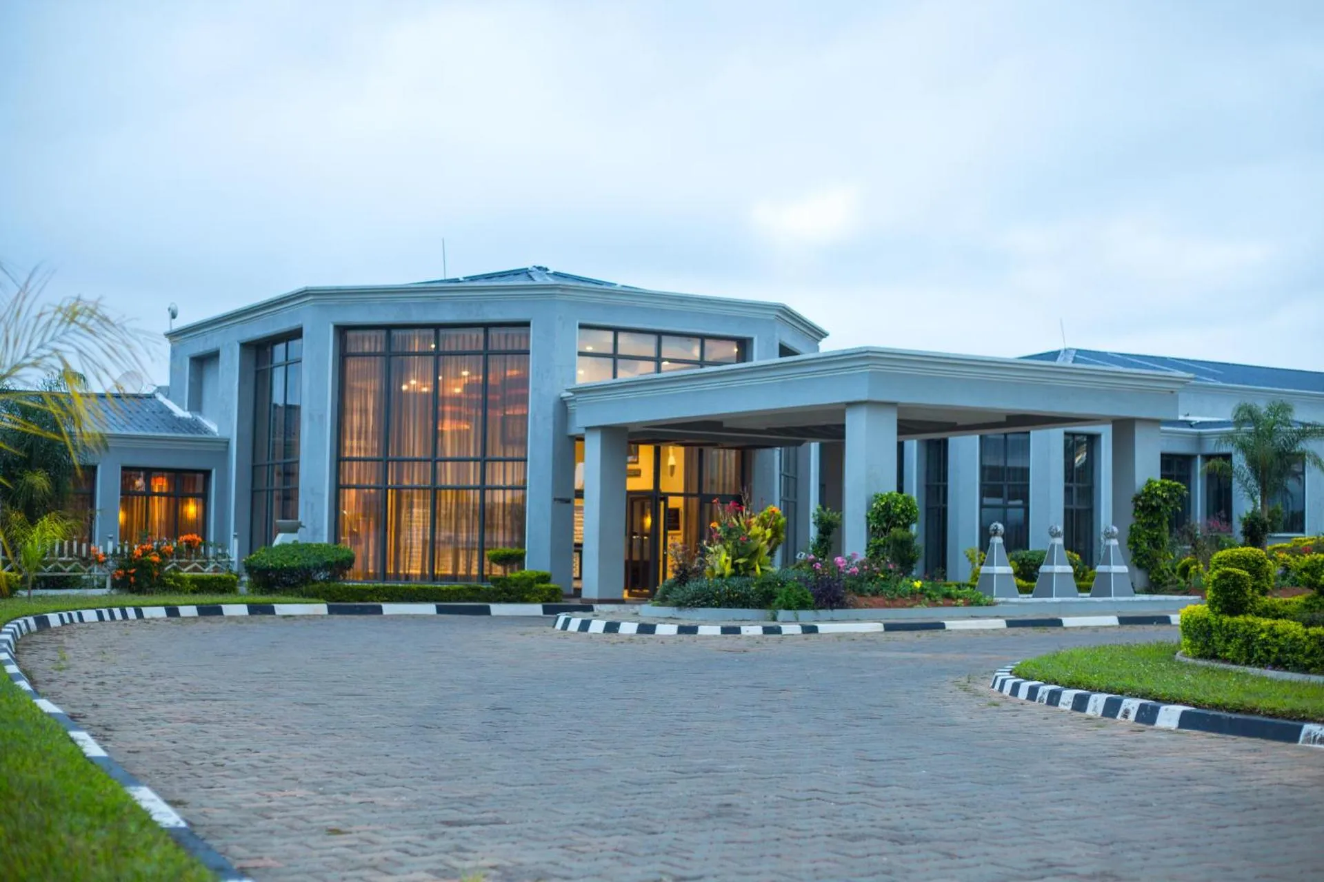 Dog Friendly Hotel $Singine - $The Grand Palace Hotel