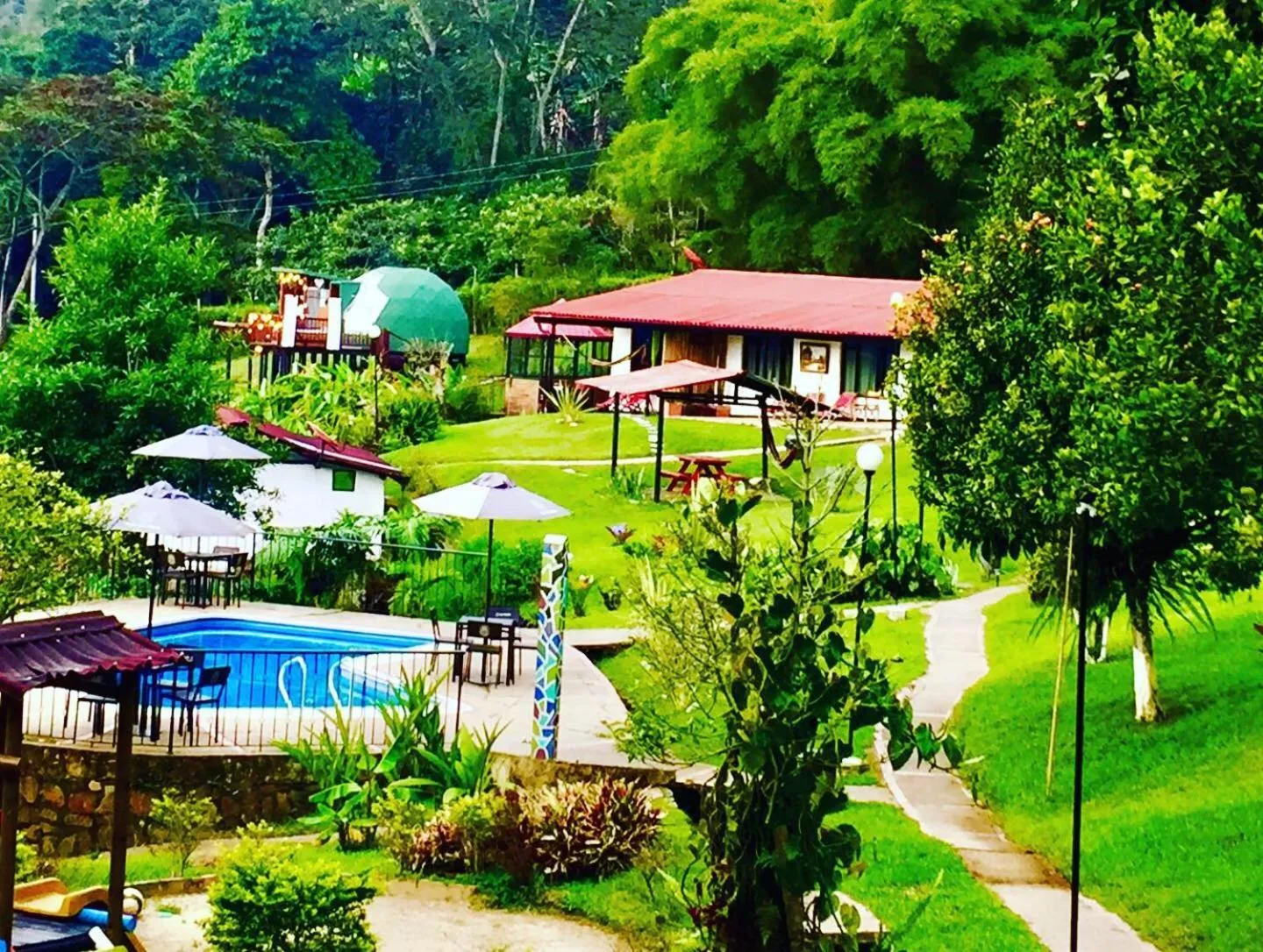 CABAÑAS Y GLAMPING LOS ARREBOLES Hostel