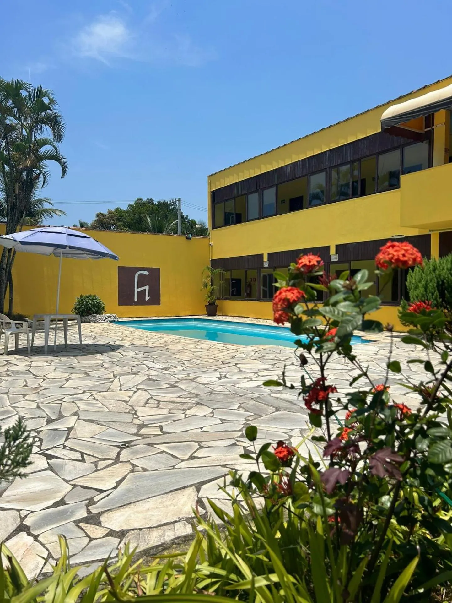 Pousada e Restaurante H Guarujá