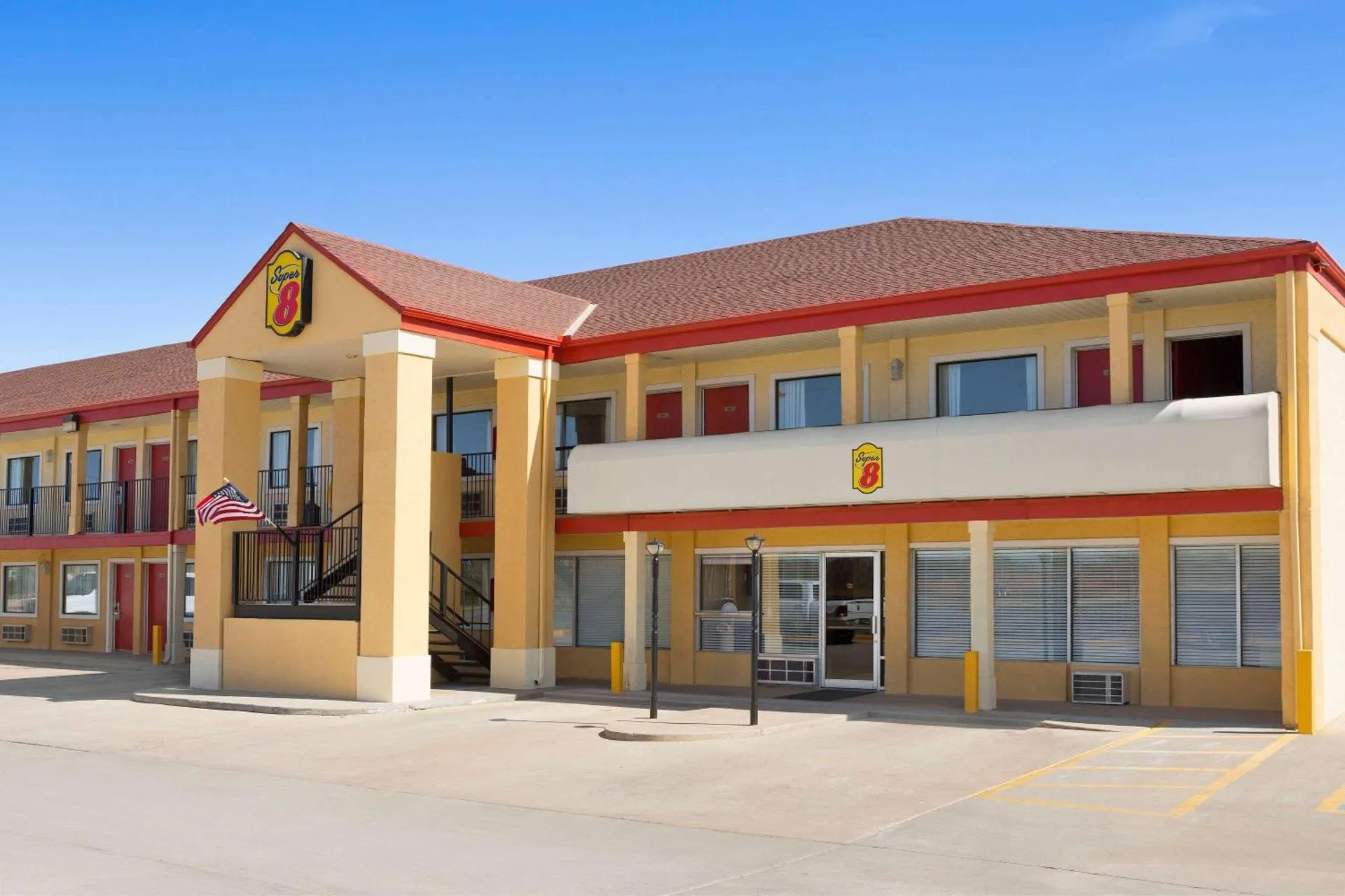 Dog Friendly Hotel $Woodward - $Super 8 by Wyndham Woodward