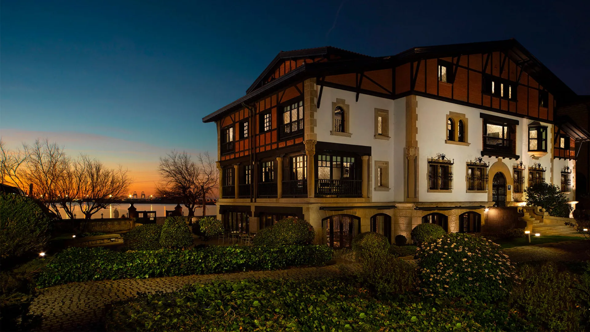 Ercilla Embarcadero Hotel, a dog friendly hotel in Getxo