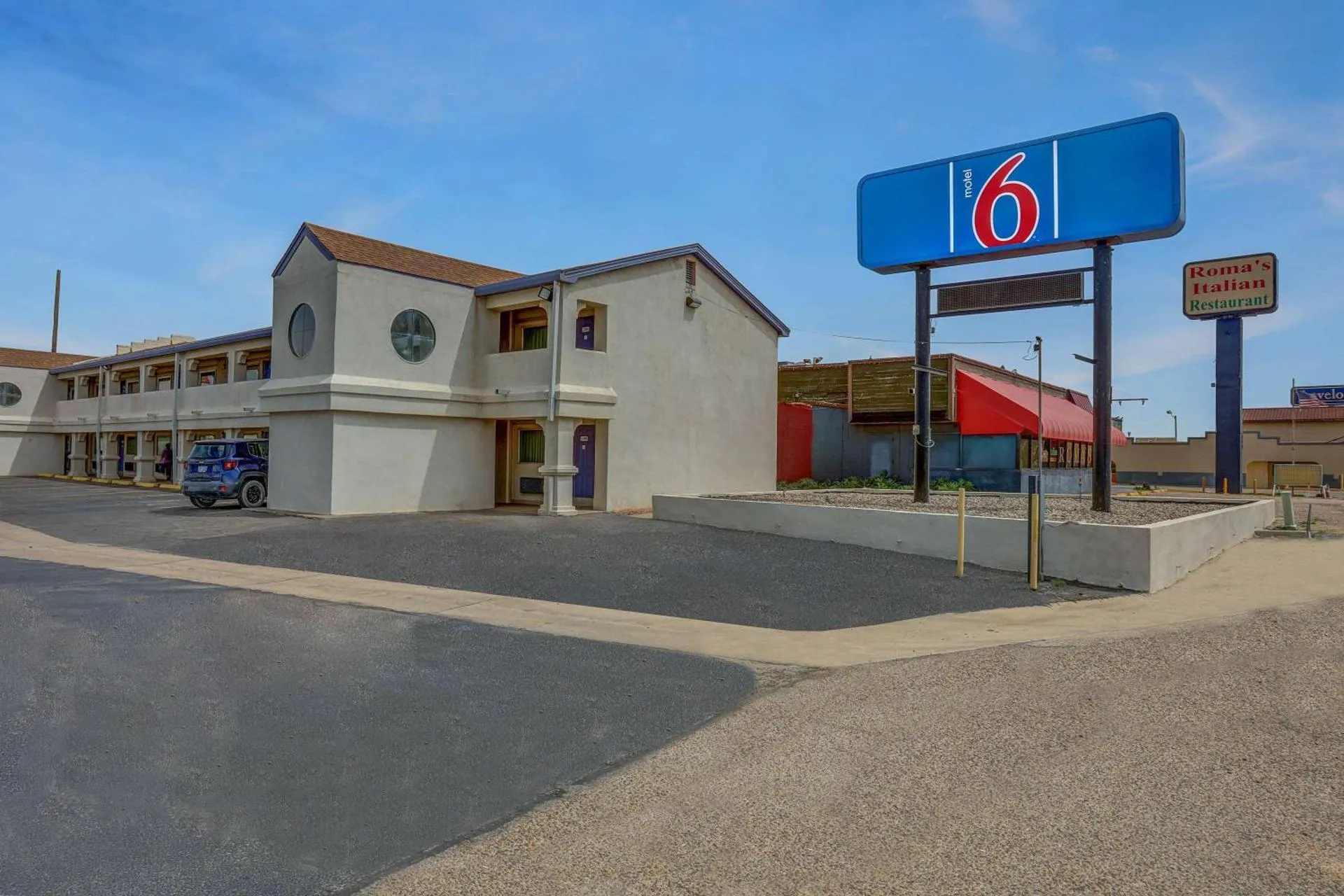 Dog Friendly Hotel $Clovis - $Motel 6-Clovis, NM
