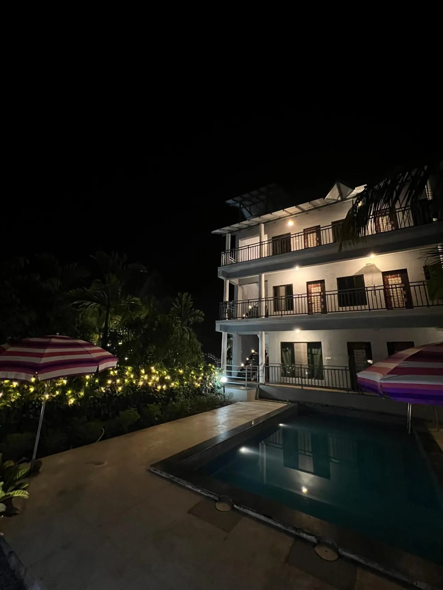 iIRA Stays-Awas Beach Resort