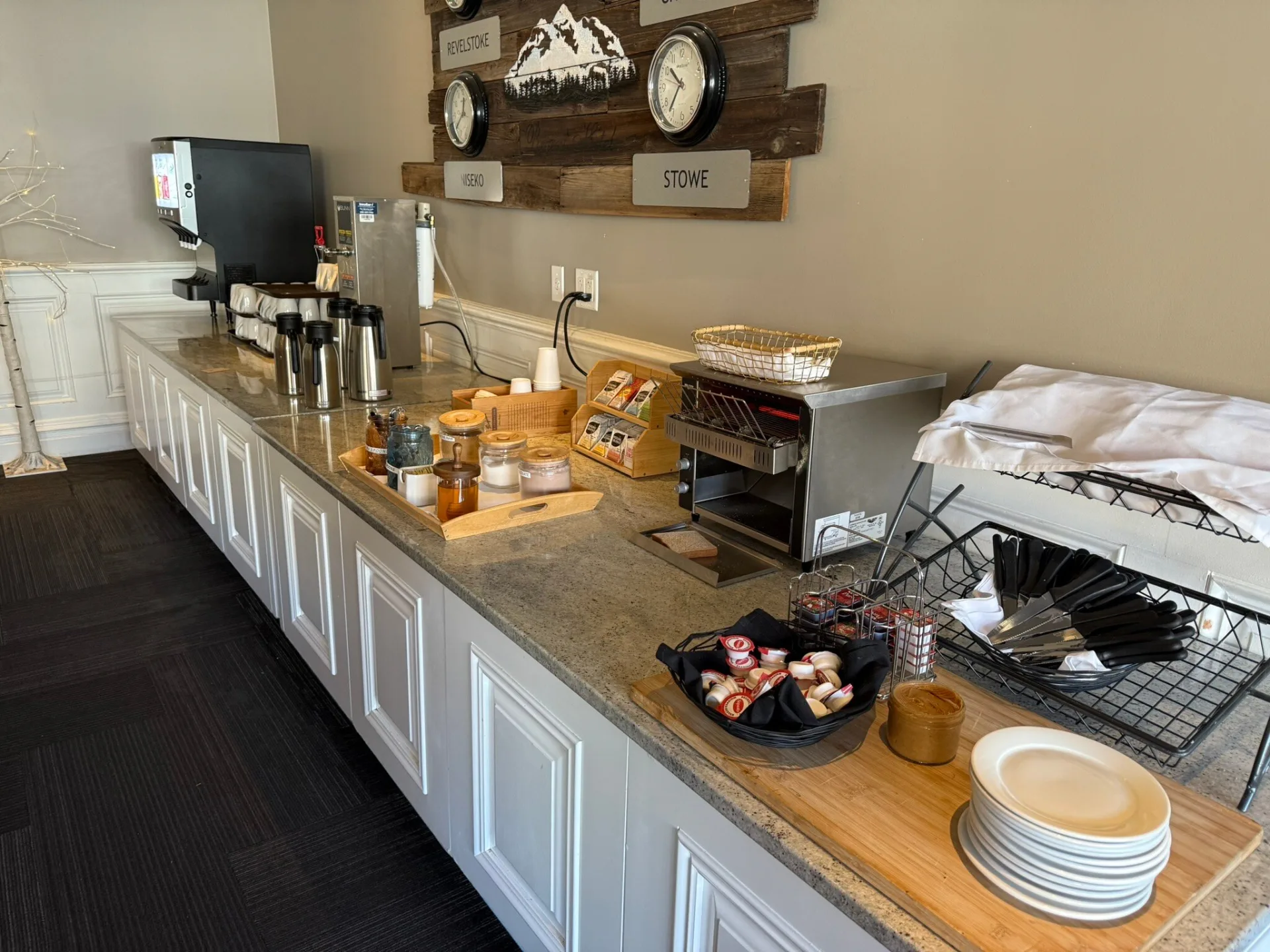 Regent Hotel Revelstoke interior
