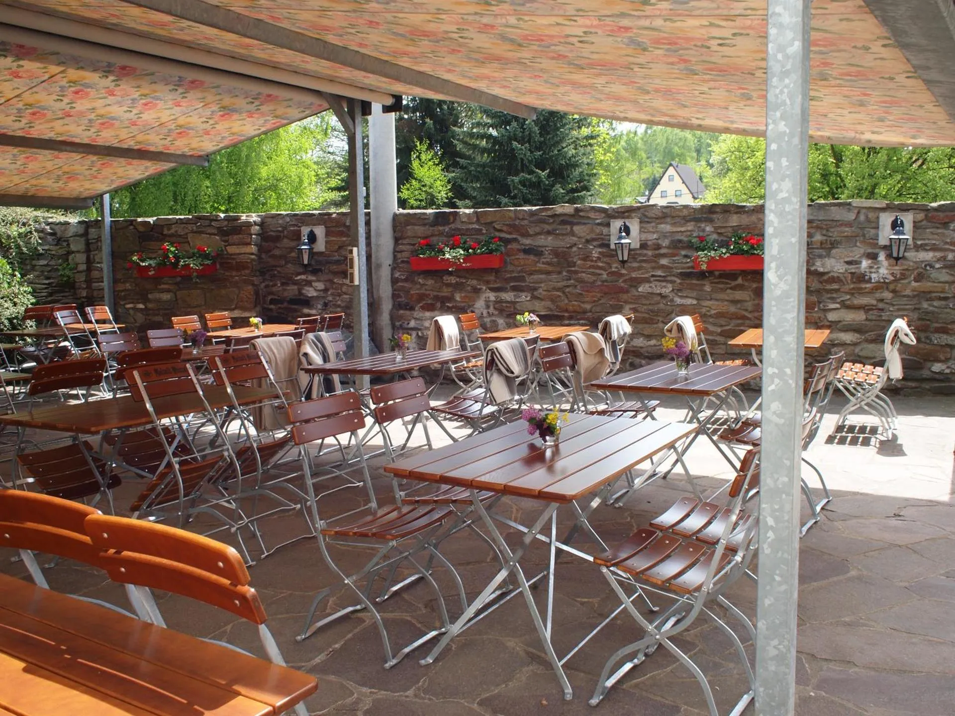 Dog Friendly Hotel $Hilbersdorf - $bei Zwillings Hotel & Restaurant