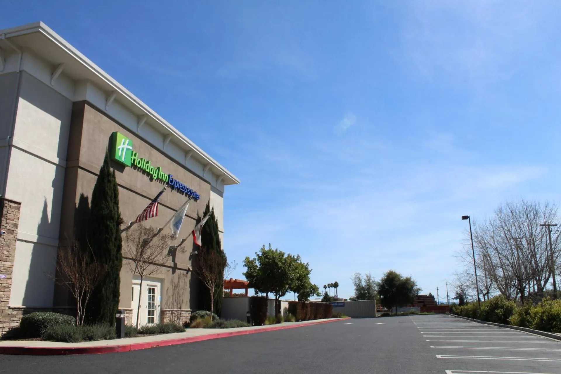 Dog Friendly Hotel $American Canyon - $Holiday Inn Express Hotel & Suites Napa Valley-American Canyon, an IHG Hotel