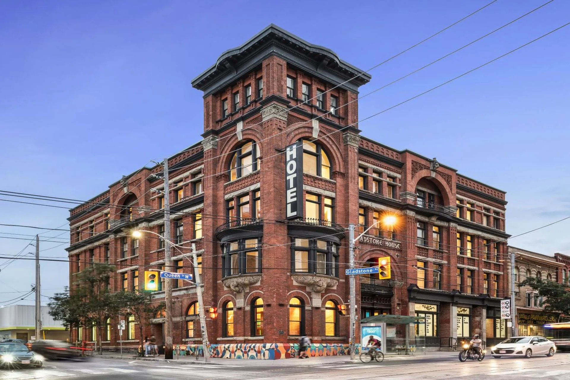 Dog Friendly Hotel $Toronto - $Gladstone House