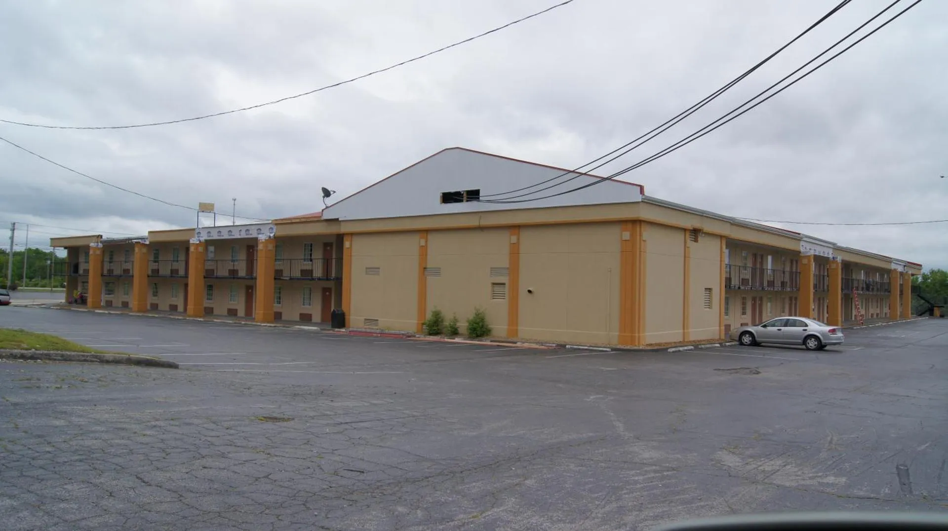 Dog Friendly Hotel $Crossville - $Executive Inn