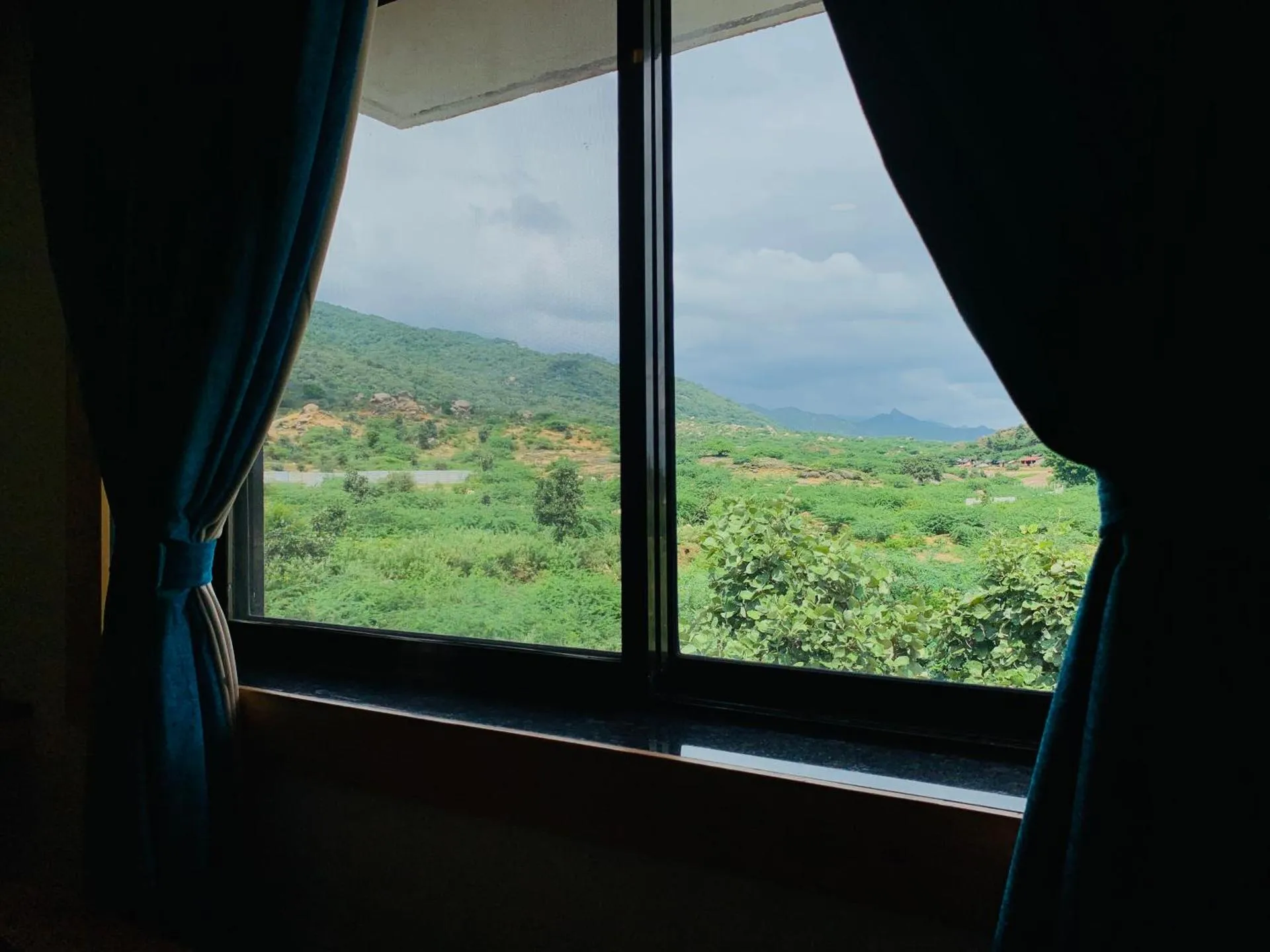 Dog Friendly Hotel $Kivarli - $NEW GOLDEN VEENA - talhati mount Abu Road
