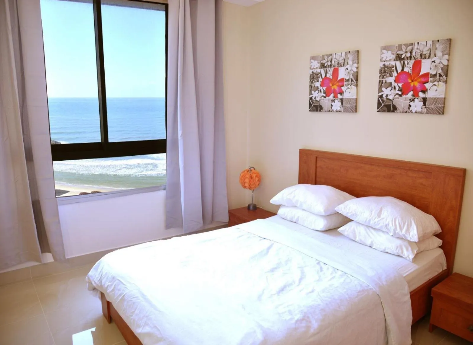 Rooms on the sea