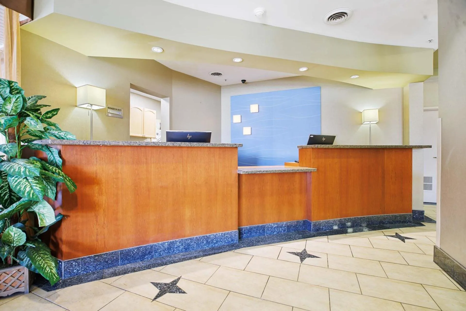 Allure Hotel & Suites - London Downtown