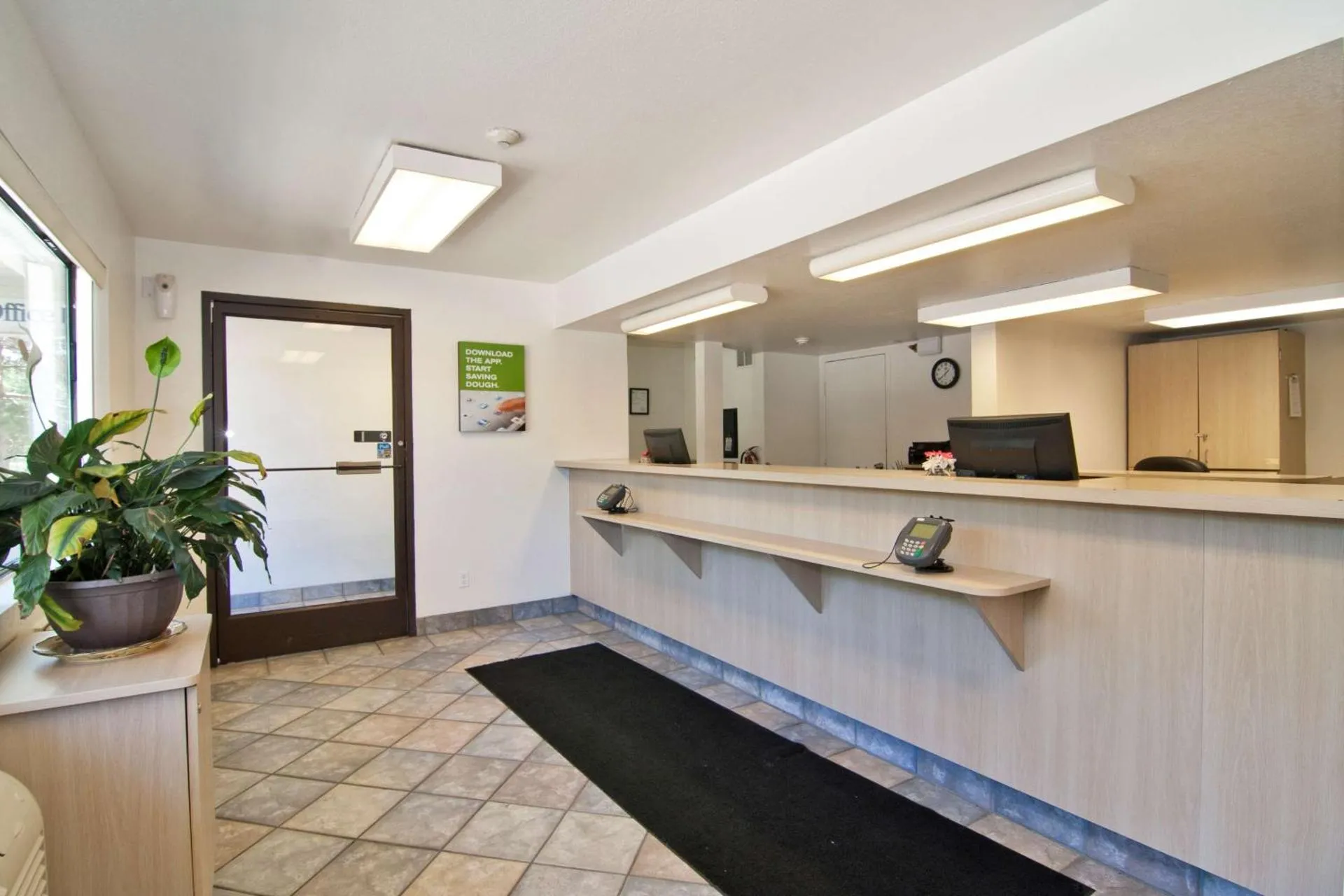Motel 6-Roseville, MN - Minneapolis North