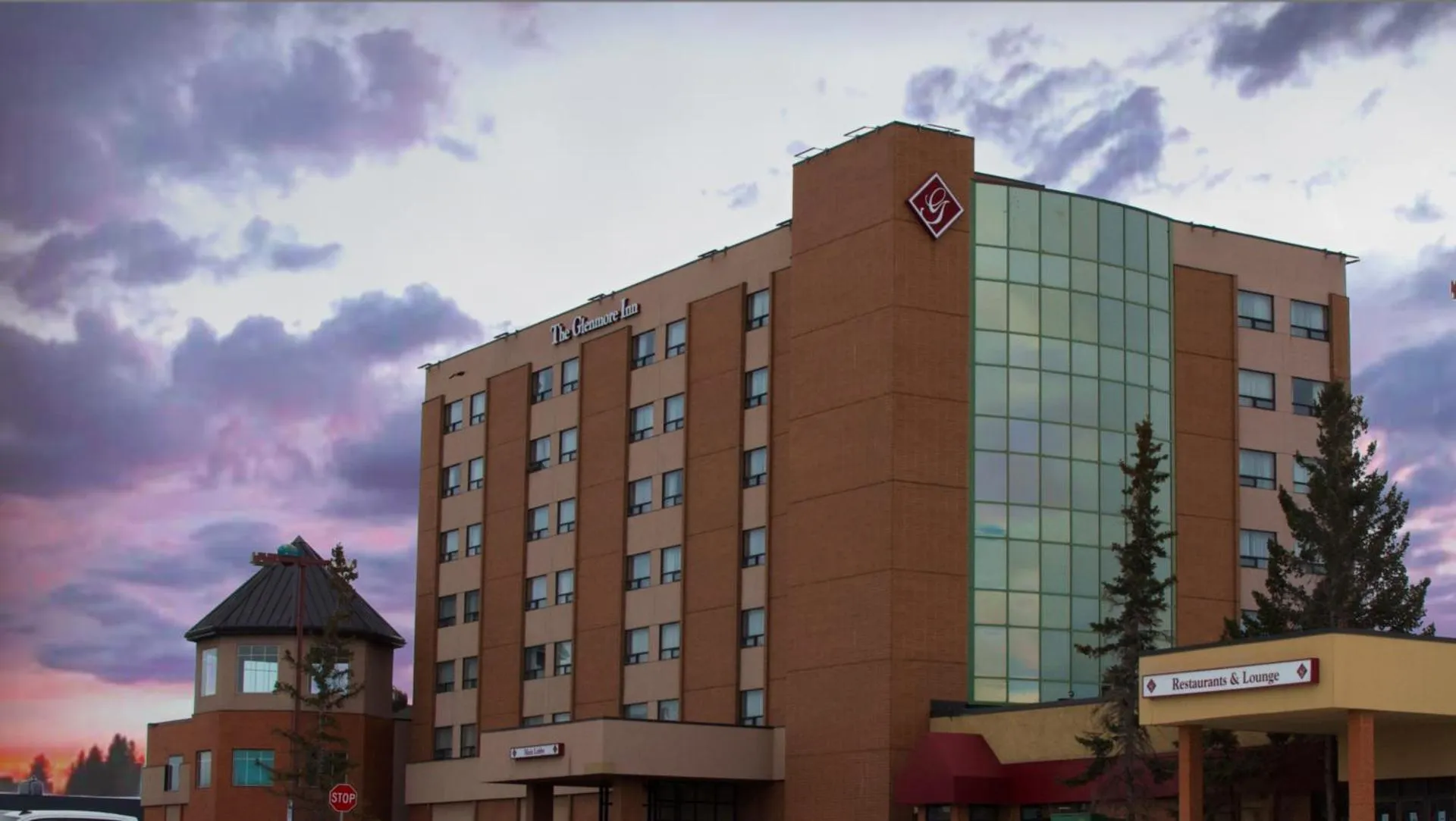 Dog Friendly Hotel $Calgary - $The Glenmore Inn & Convention Centre