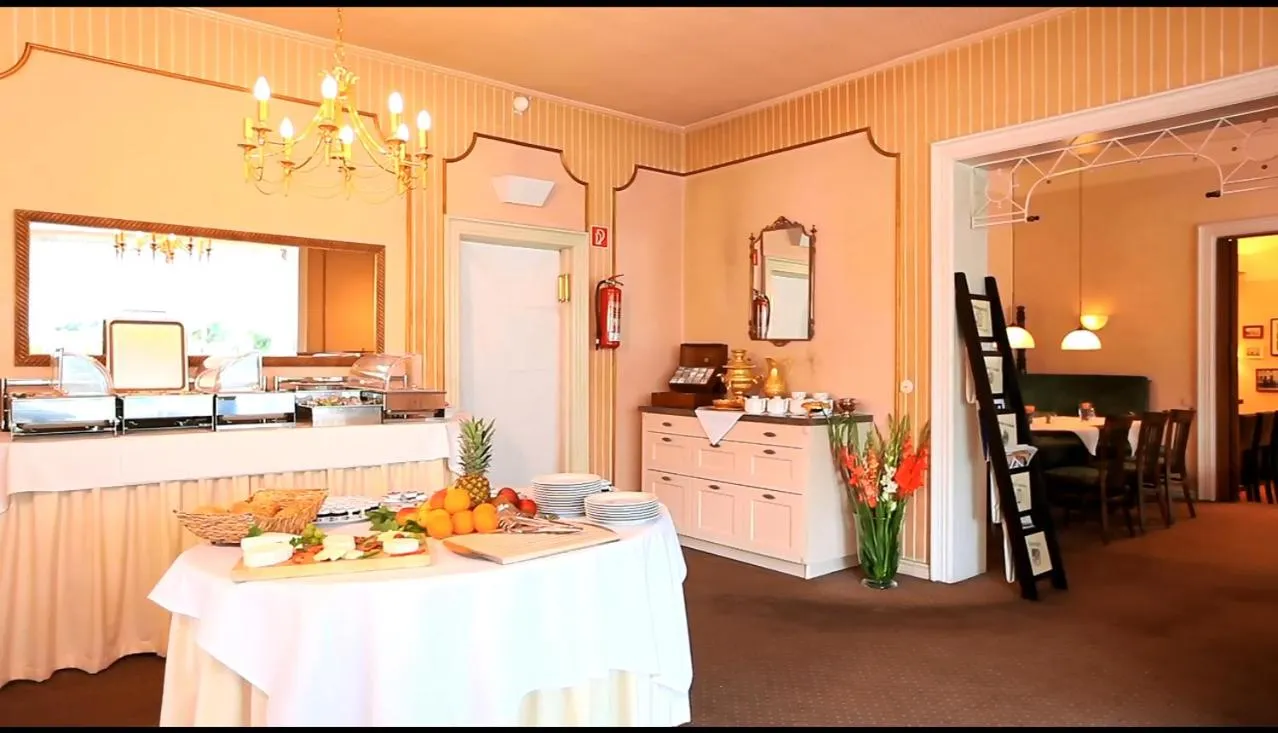 Dog Friendly Hotel $Elmshorn - $Hotel Royal