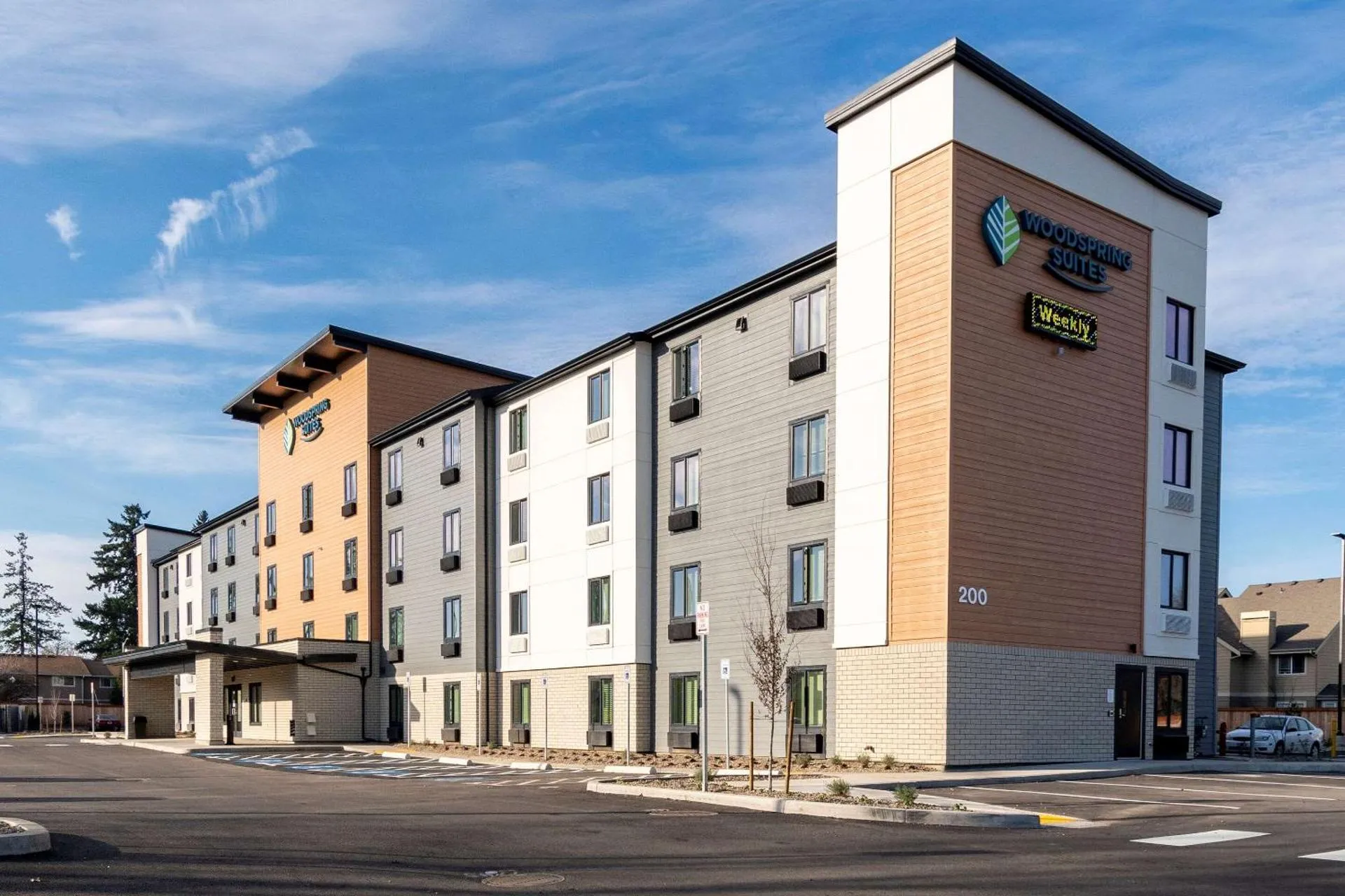 Dog Friendly Hotel $Vancouver - $WoodSpring Suites Portland Vancouver