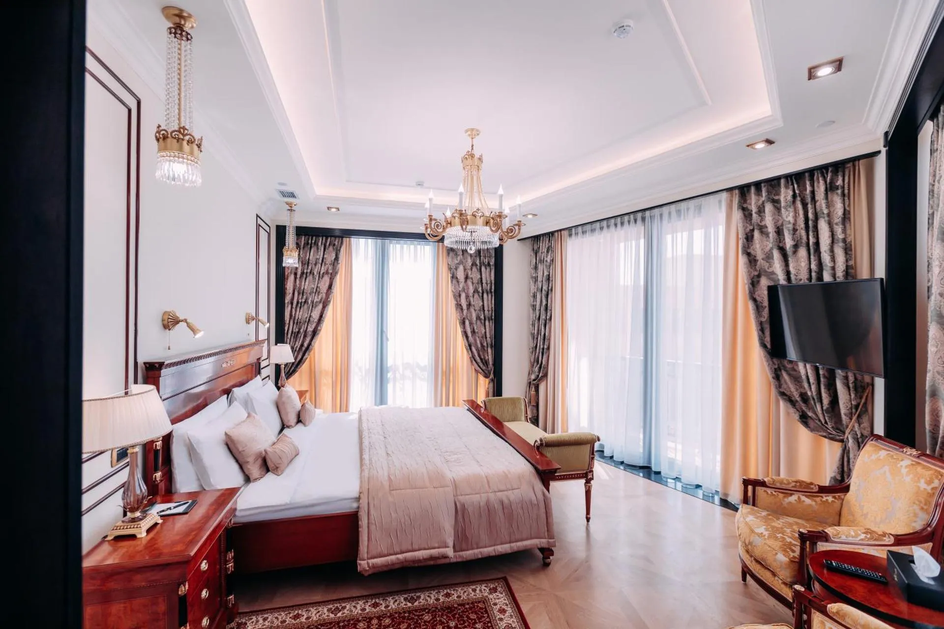 Dog Friendly Hotel $Yerevan - $Golden Palace Hotel Yerevan