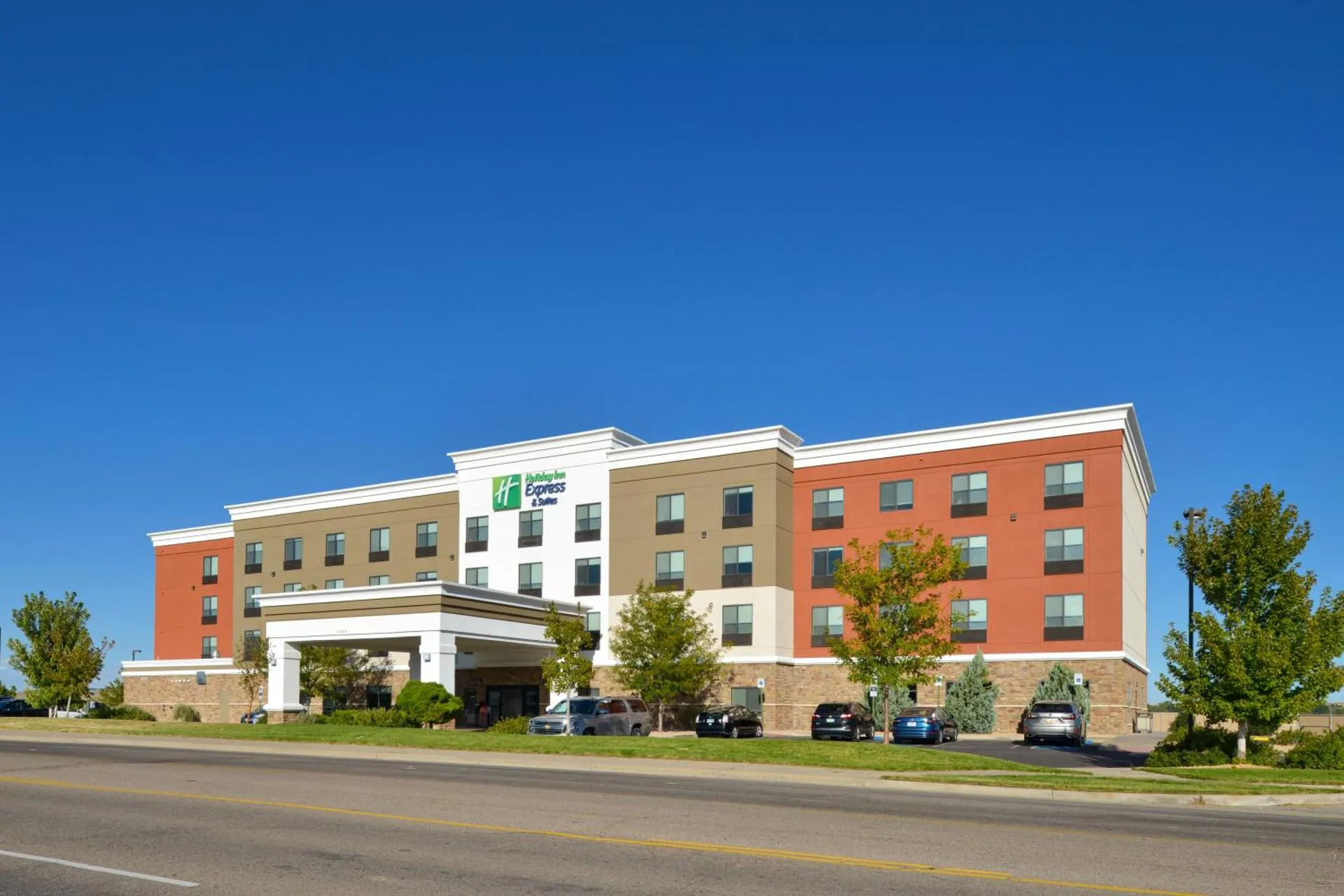Dog Friendly Hotel $Pueblo - $Holiday Inn Express & Suites Pueblo, an IHG Hotel