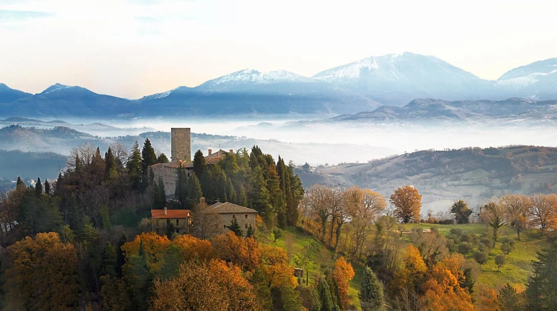 Dog Friendly Hotel $Mengara - $Castello Di Petroia
