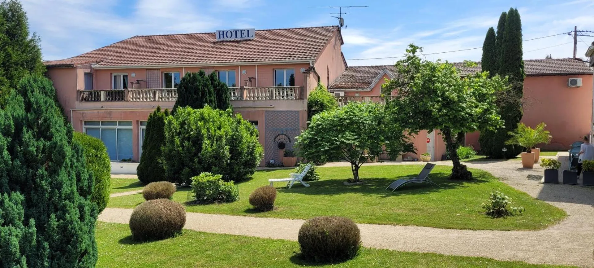 Dog Friendly Hotel $Commercy - $Hôtel Côté Jardin