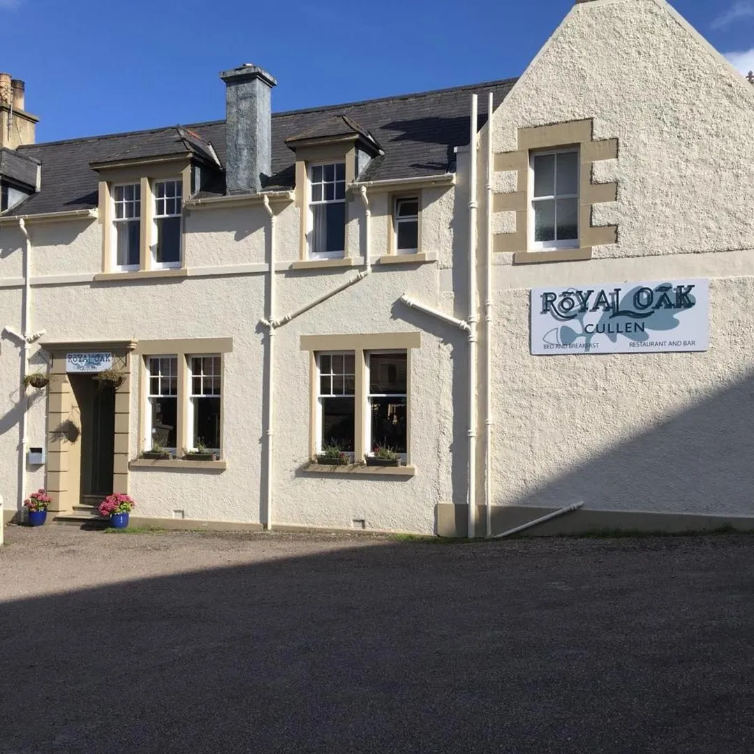 Dog Friendly Hotel $Cullen - $The Royal Oak Hotel