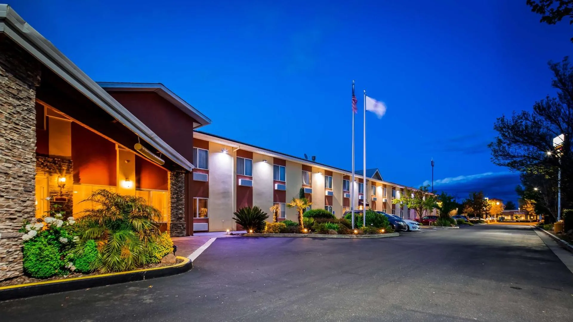 Dog Friendly Hotel $Corning - $Best Western Plus Corning Inn